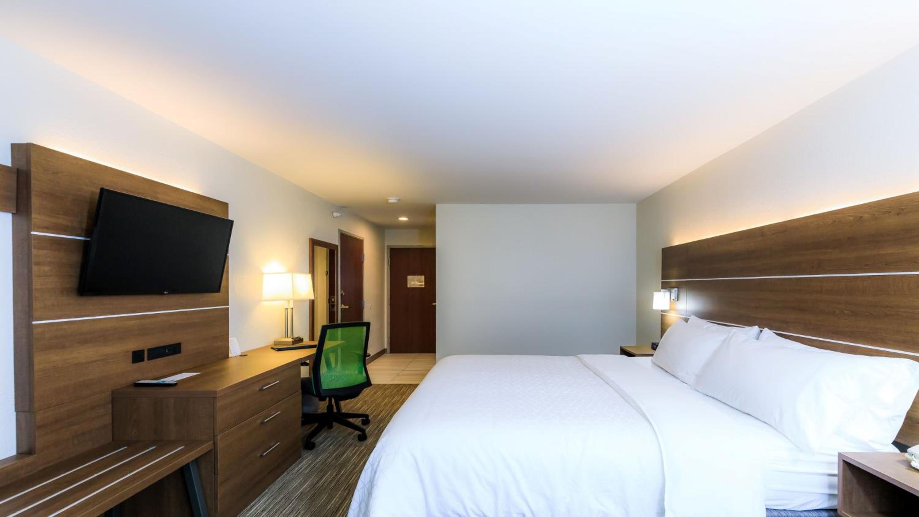 Standard King Room - Photo 1