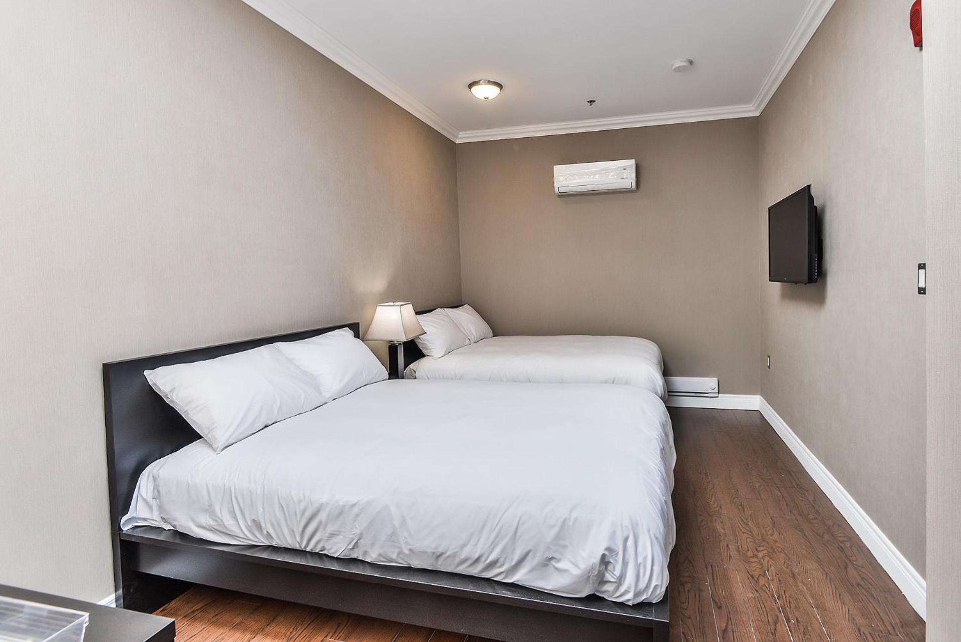 Double Room with Two Double Beds photo 1