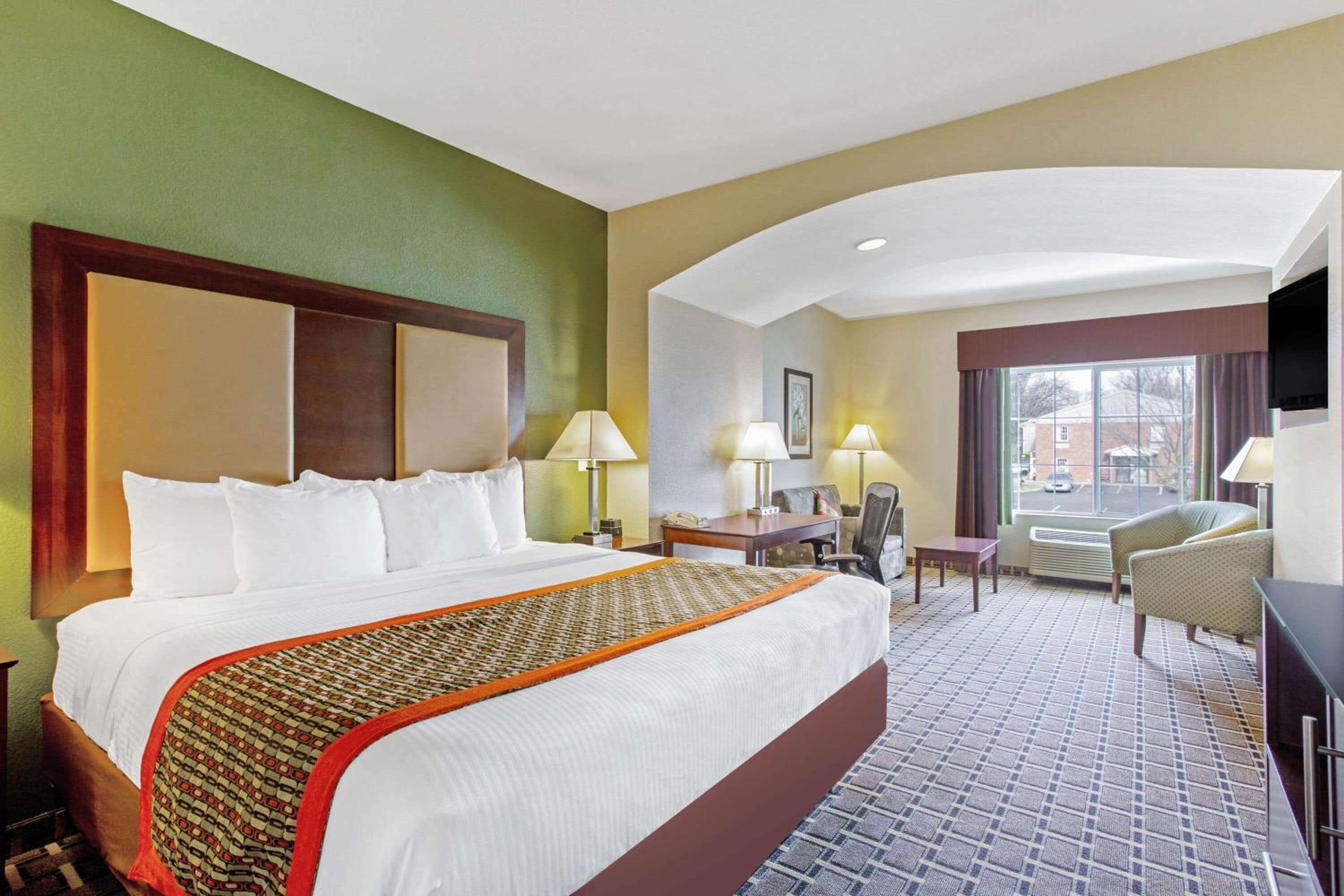 Executive King Room - Non-Smoking - Photo 1