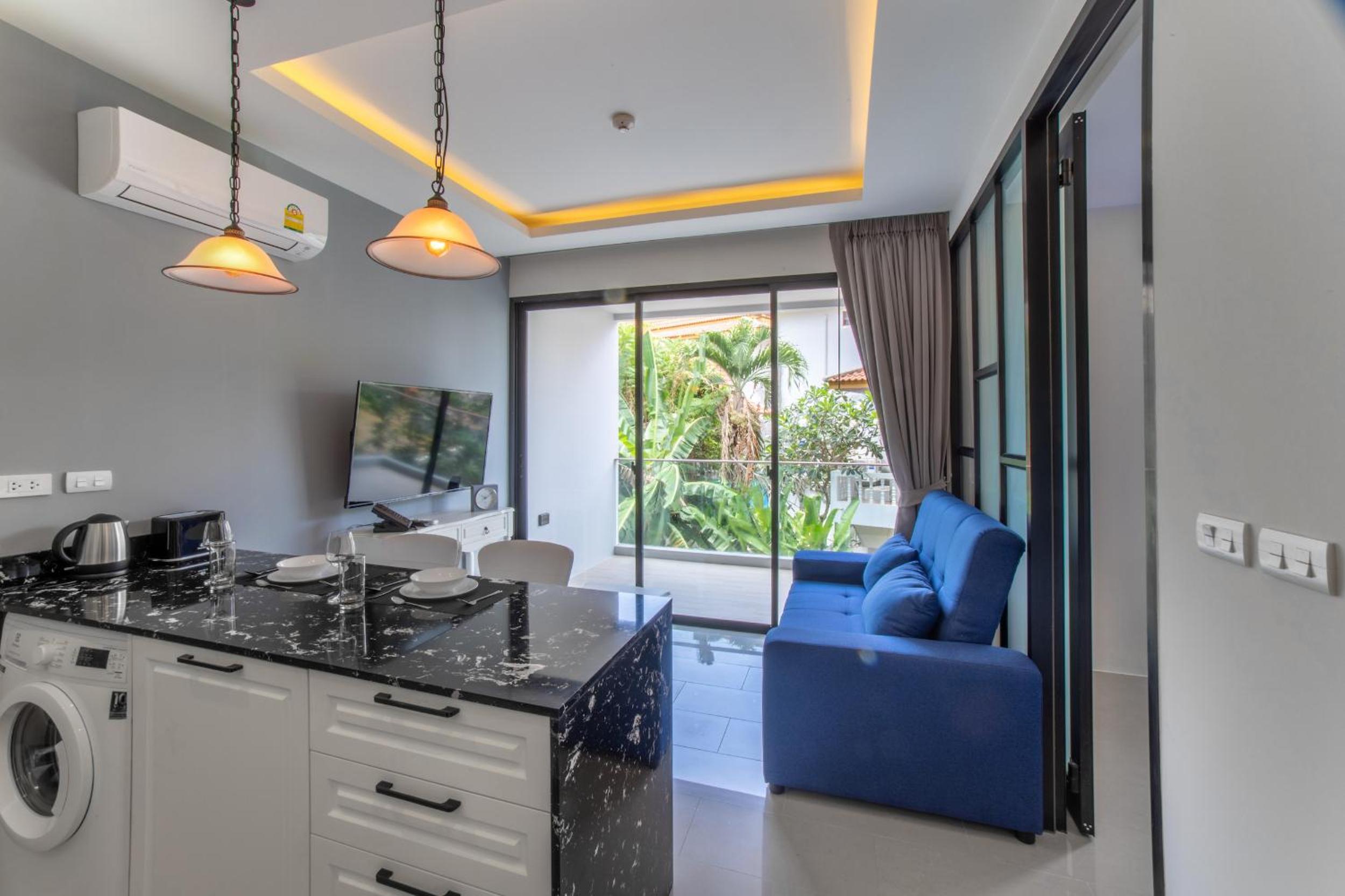 One-Bedroom Apartment with Balcony photo 1
