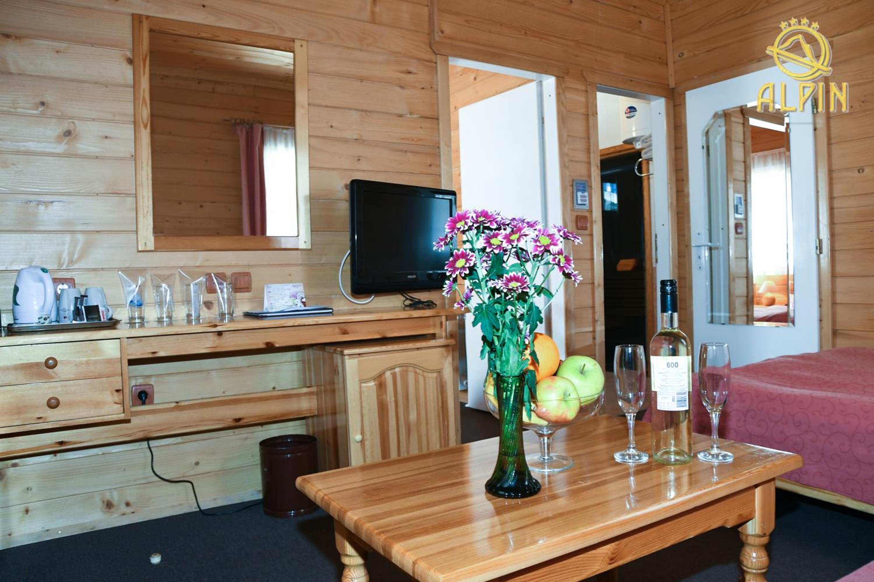 Superior Chalet - Photo 1