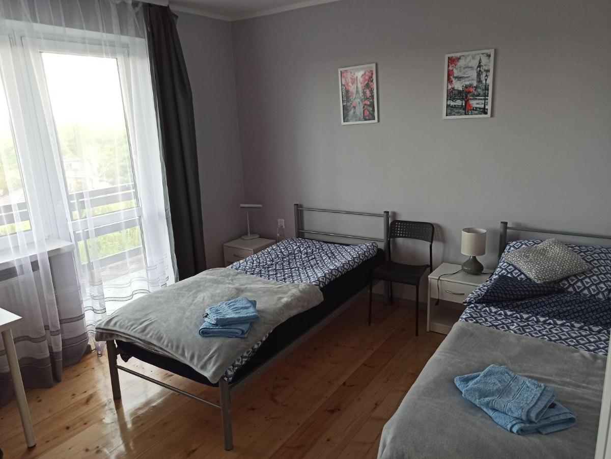 Double or Twin Room with Private Bathroom - Photo 3