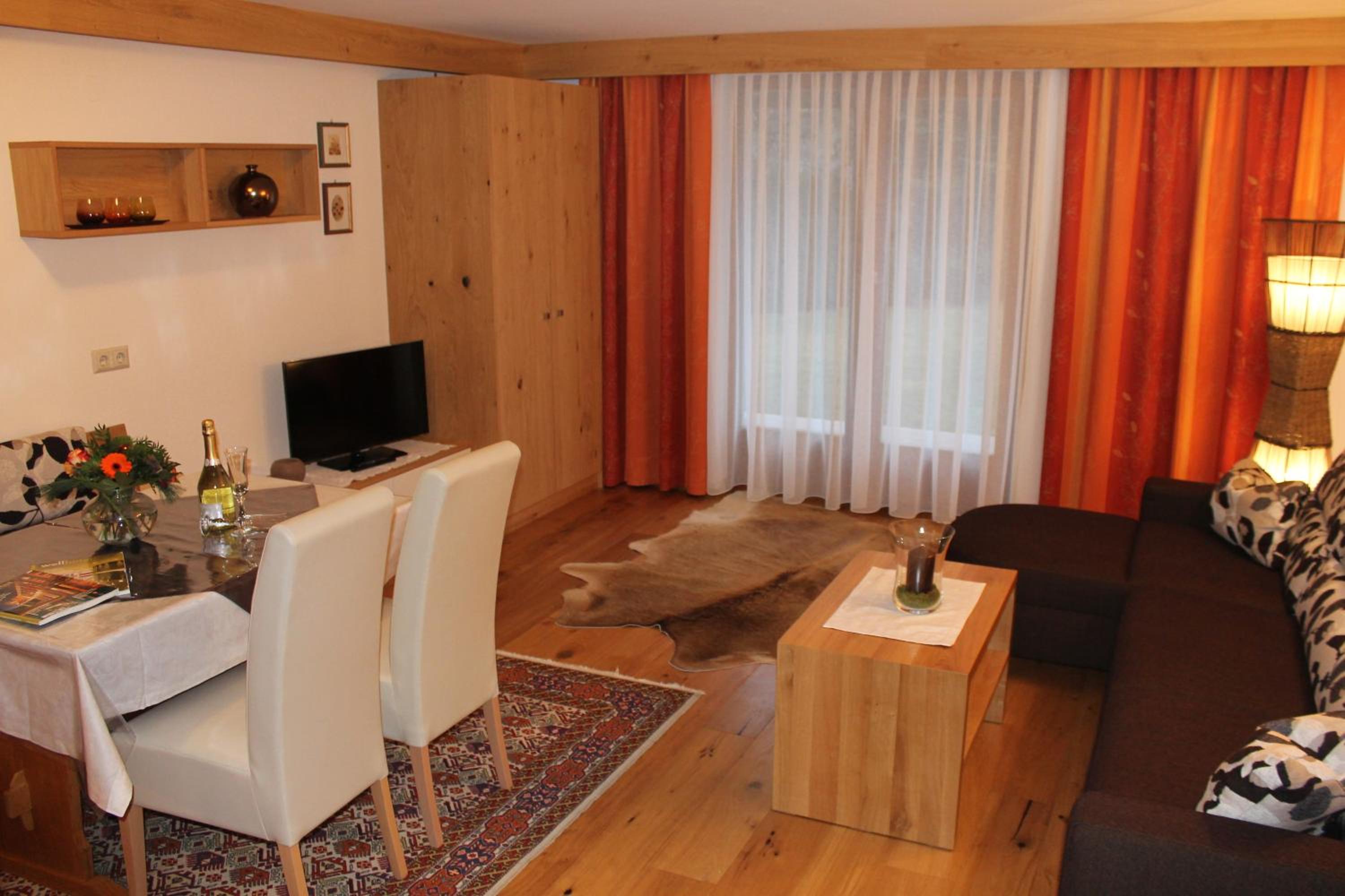 Standard One-Bedroom Apartment with Terrace and Garden photo 1