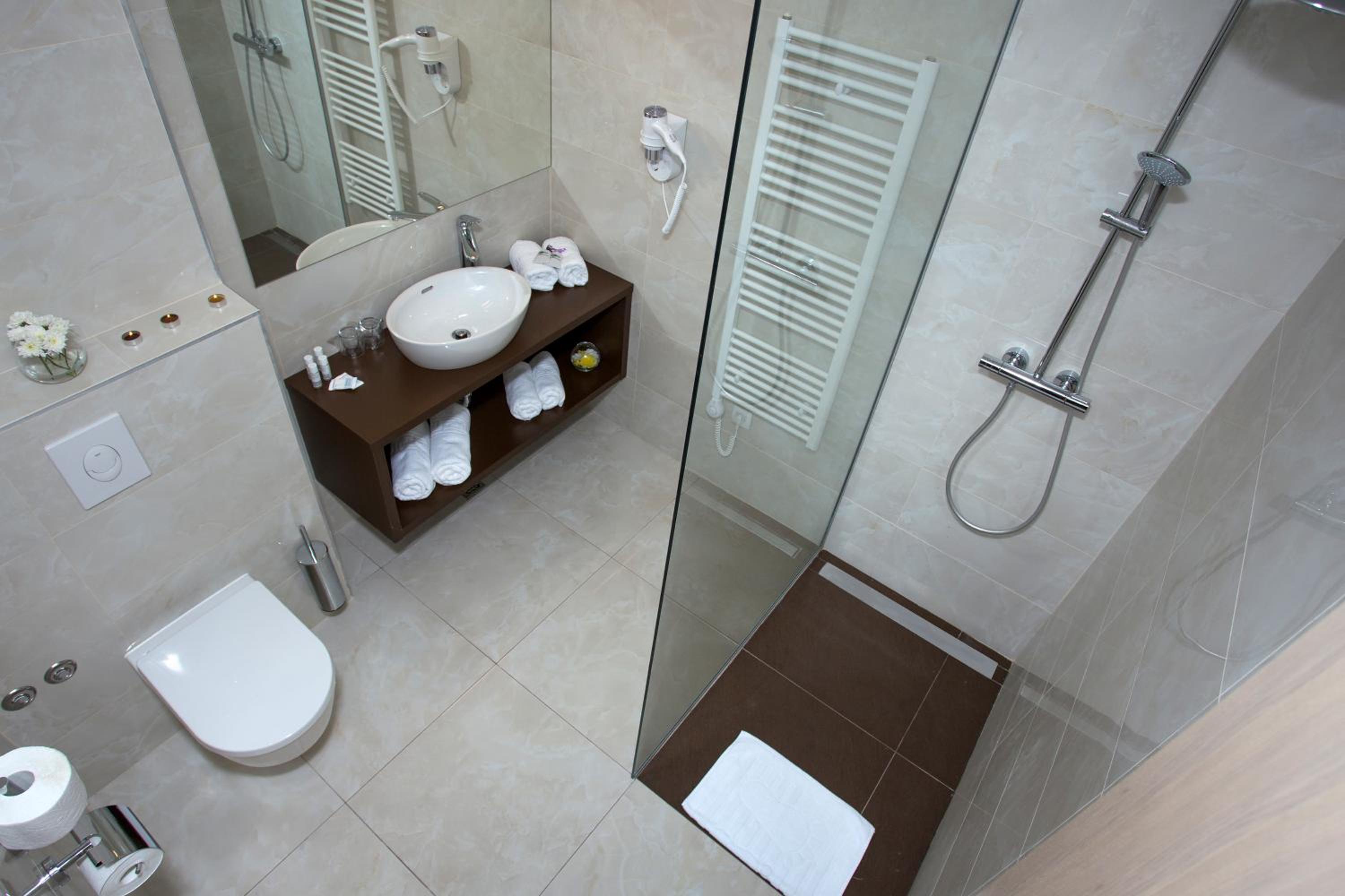 Double or Twin Room - Annex - Photo 8