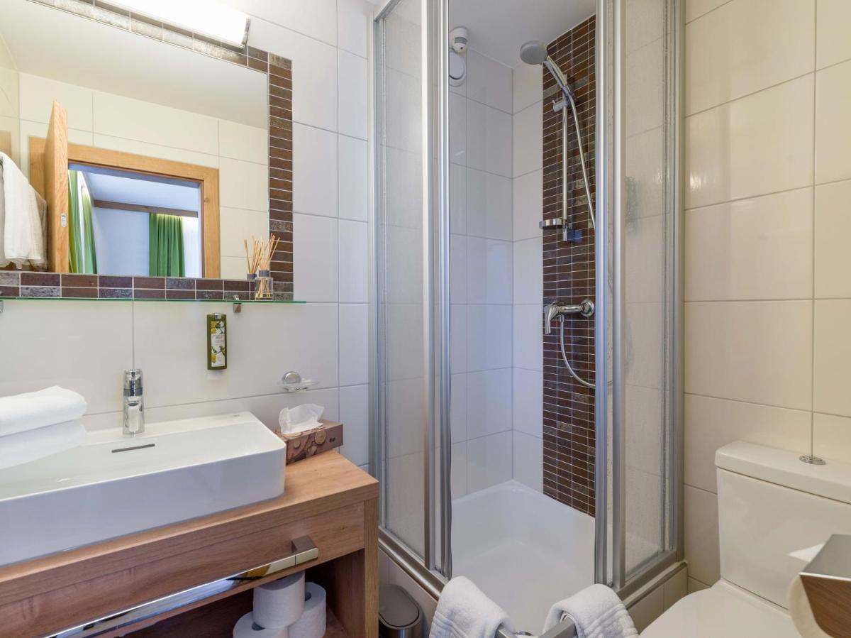 Comfort Two-Bedroom Apartment with Balcony photo 3