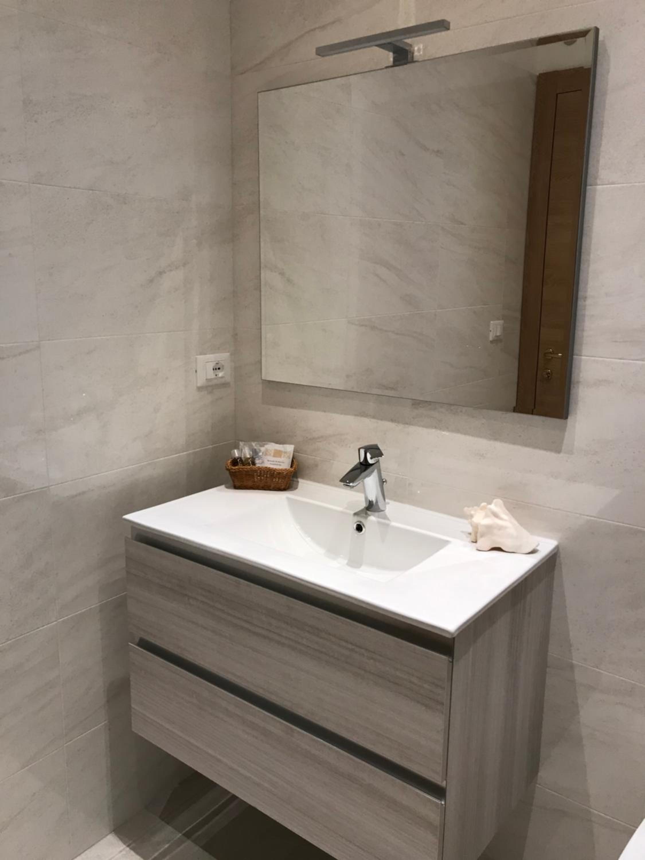 Double Room with Terrace - Photo 8
