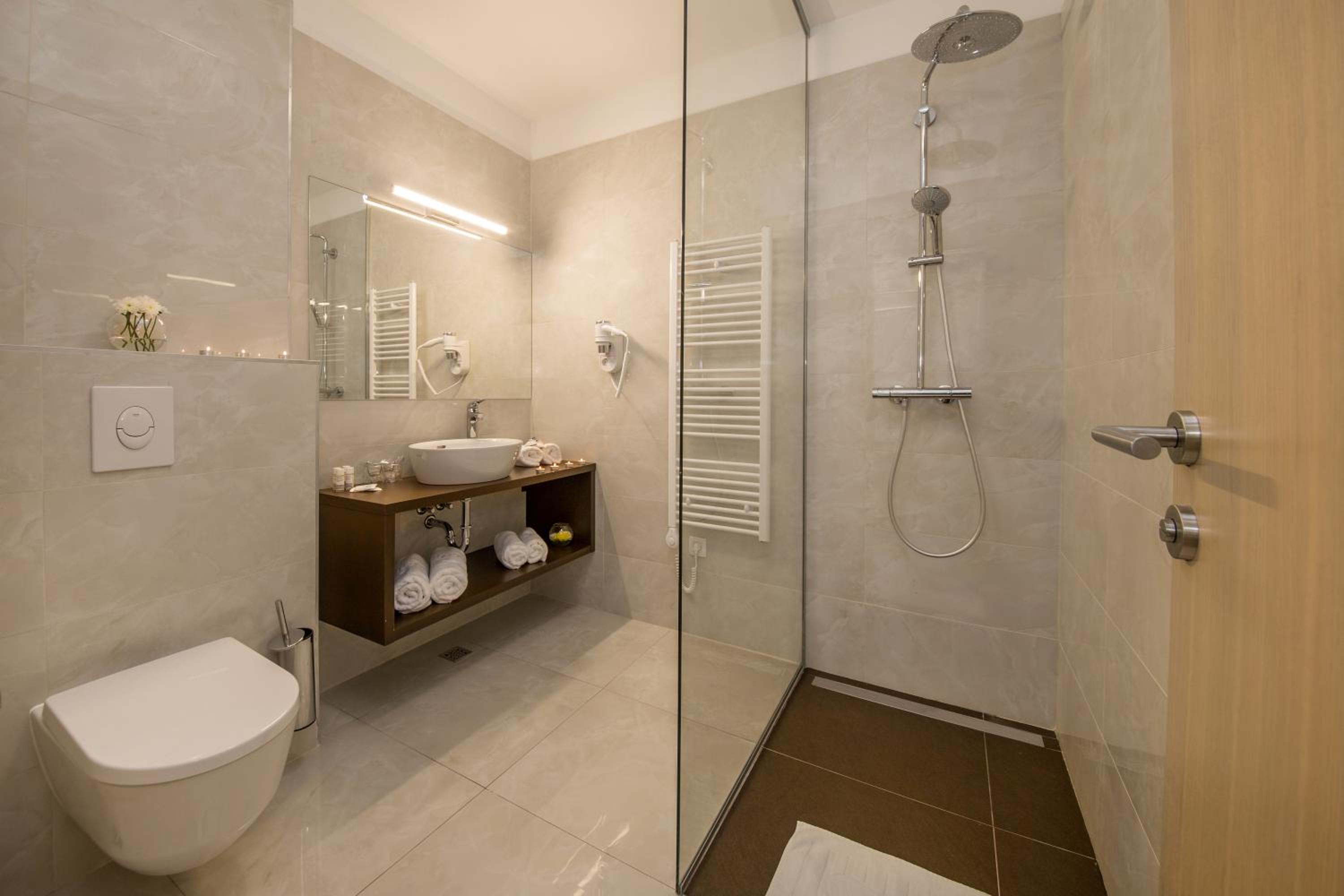 Double or Twin Room with Balcony - Annex - Photo 5