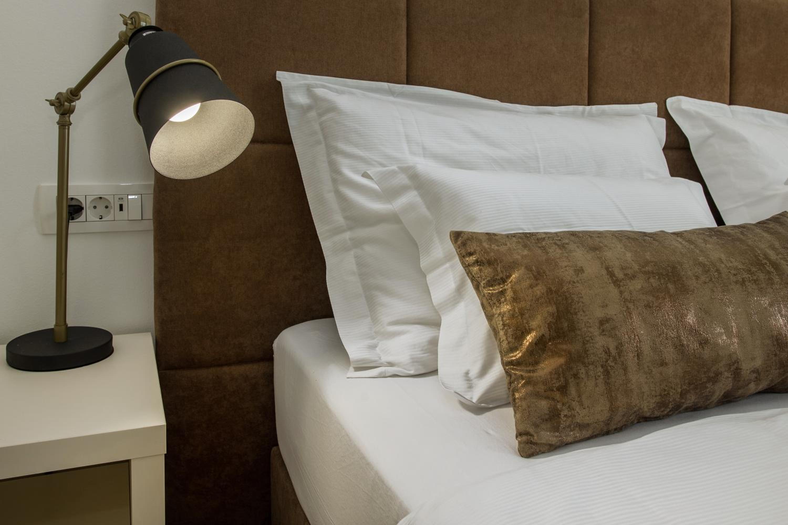 Double or Twin Room with Balcony - Annex - Photo 1