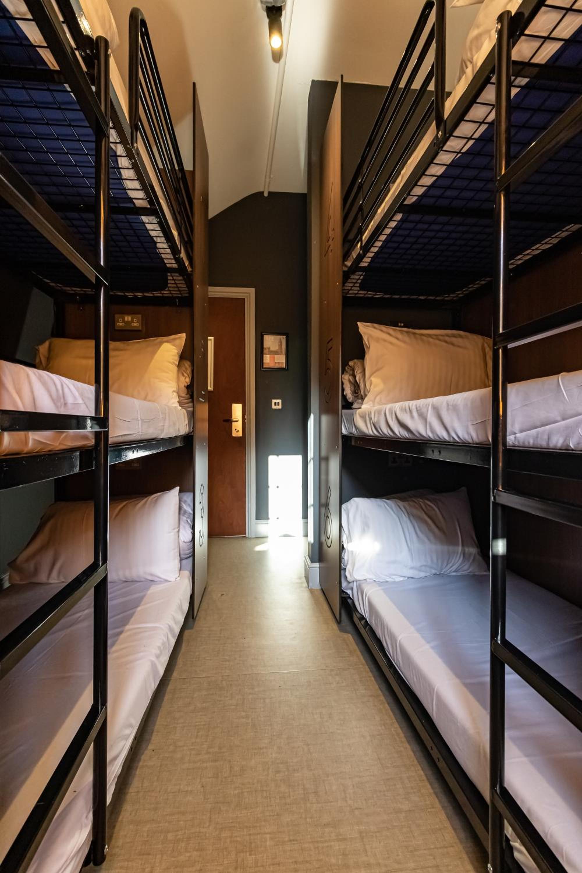 Bed in 9-Bed Female Dormitory Room with Shared Bathroom photo 2