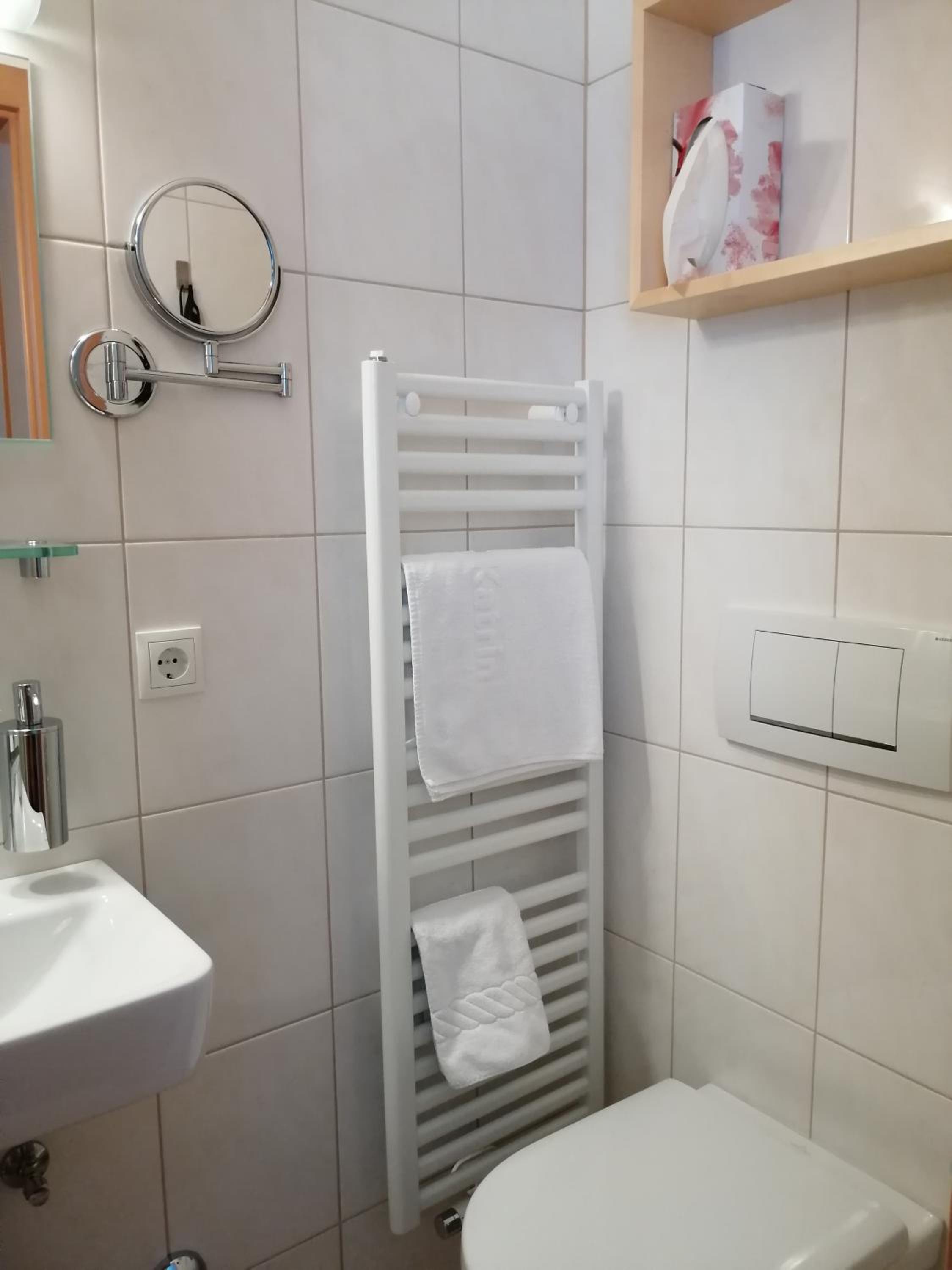 Small Single Room photo 2