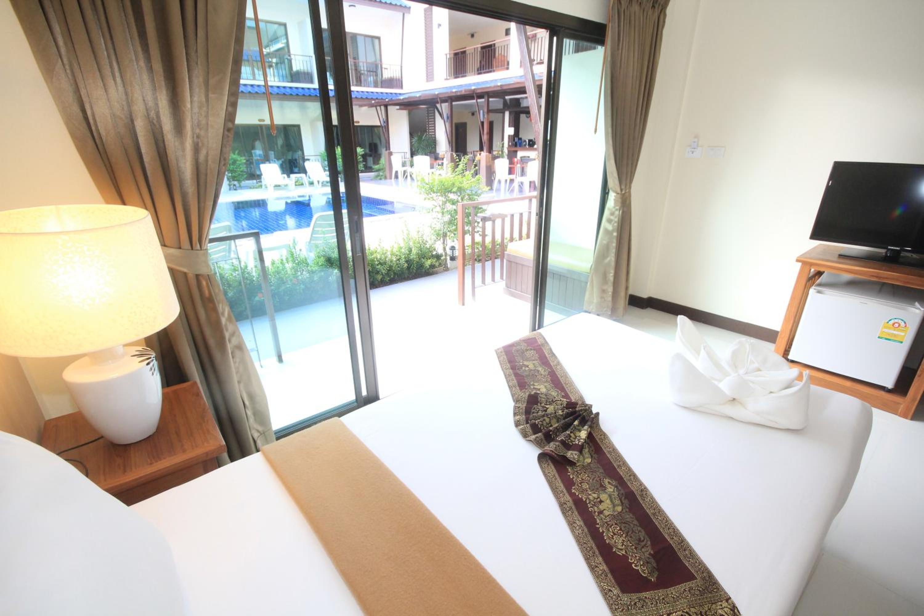  Double Room with Pool Access - Photo 1