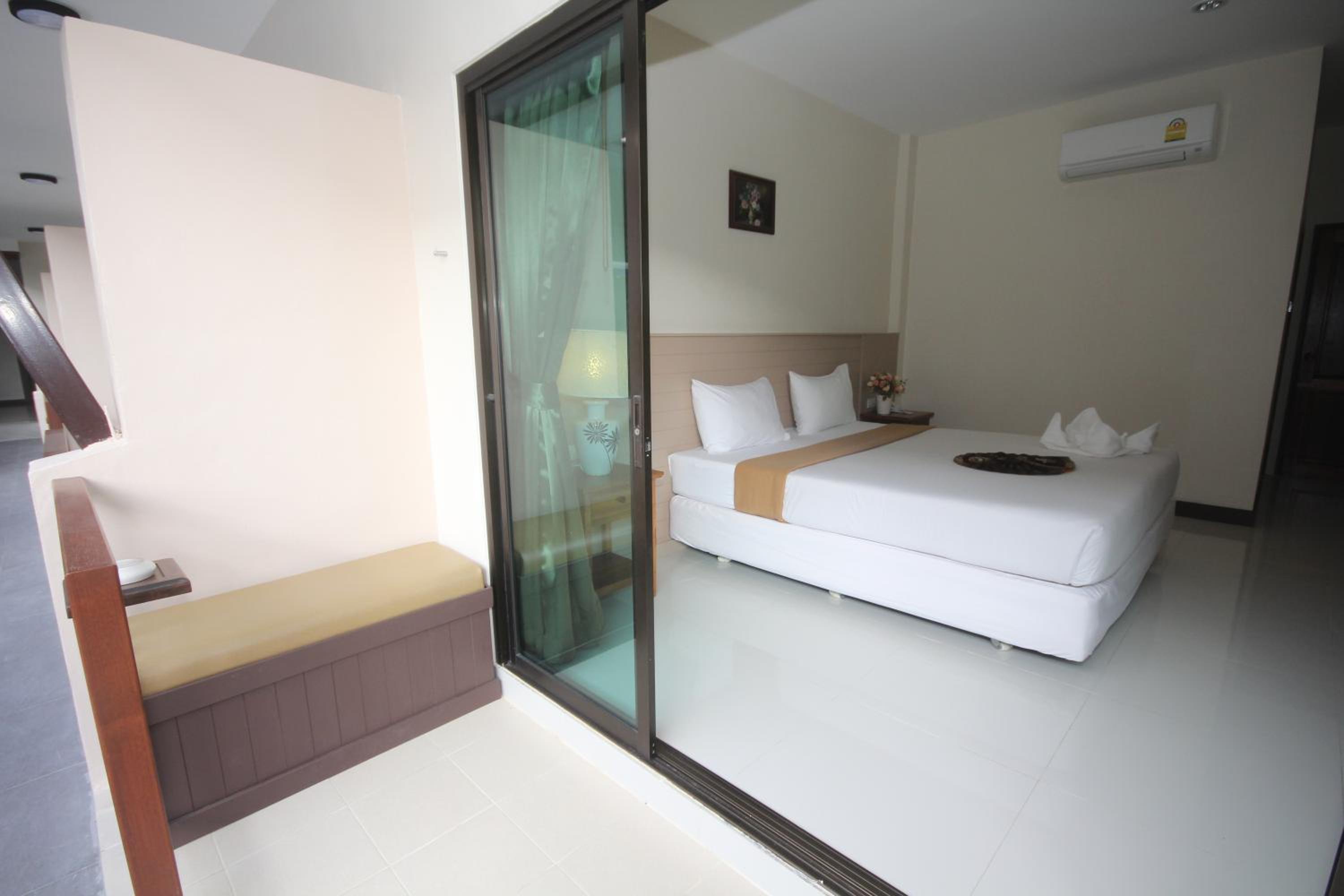  Double Room with Pool Access - Photo 5
