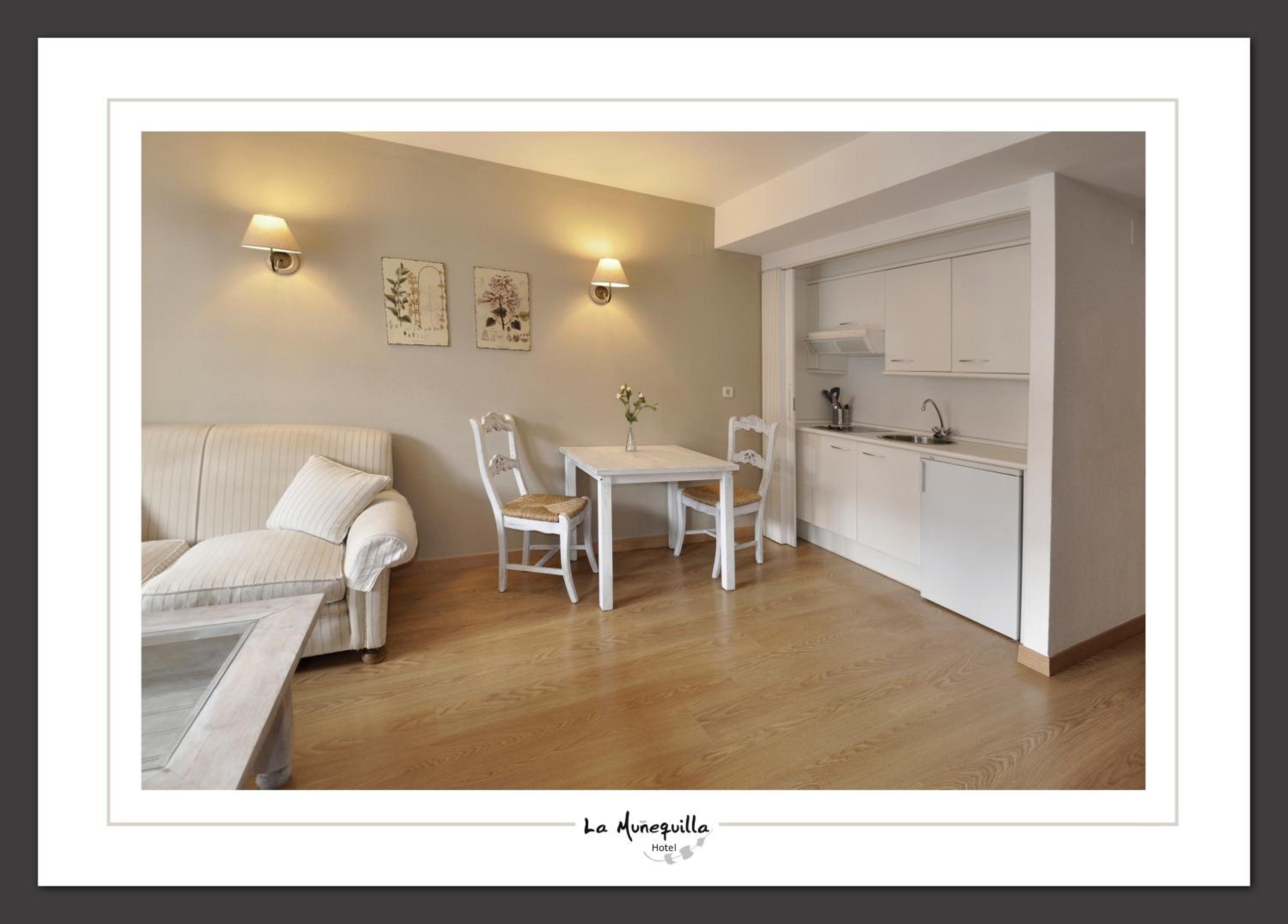 Two-Bedroom Apartment with Balcony photo 2