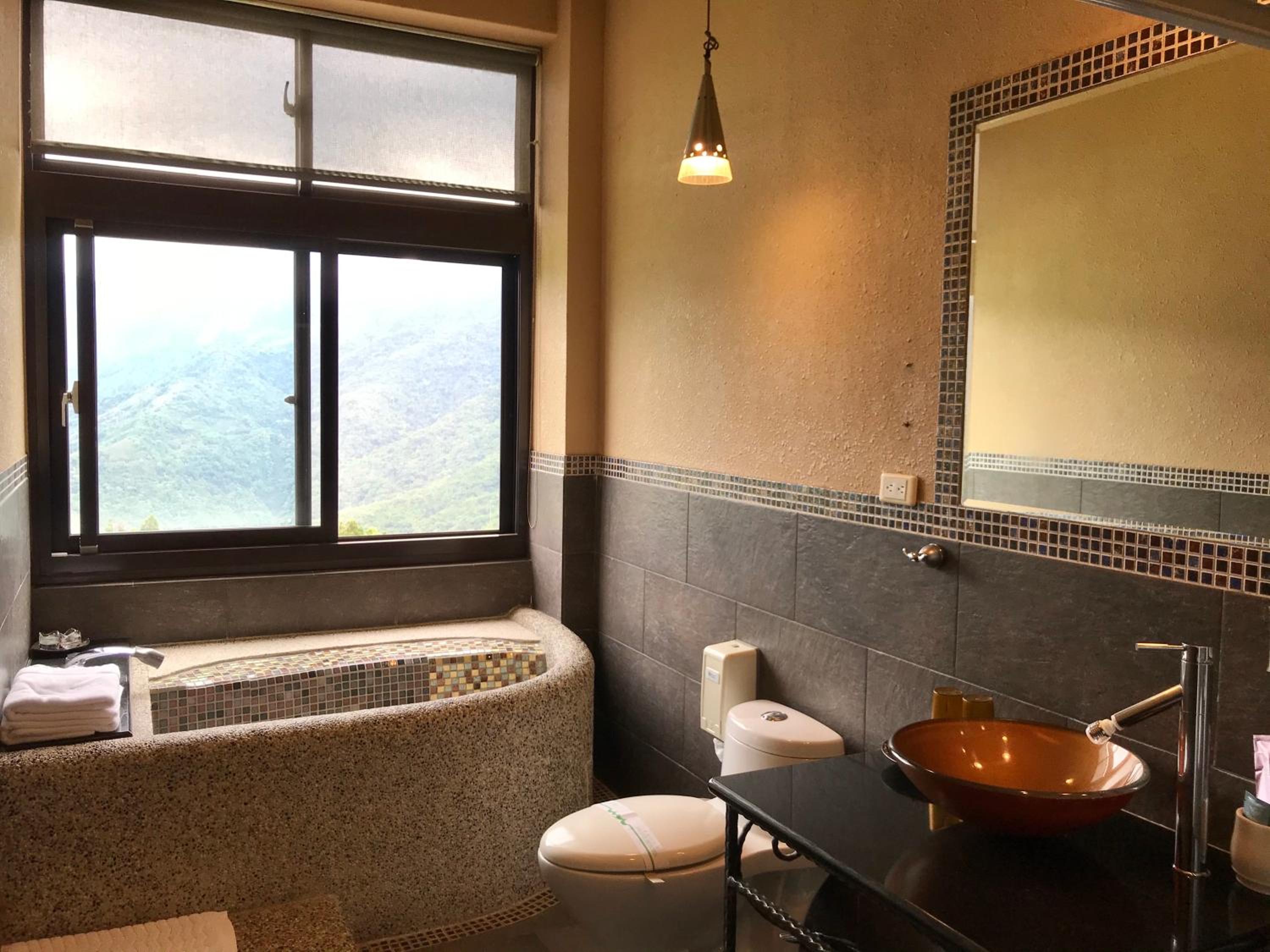 Deluxe Double Room with Bath photo 3