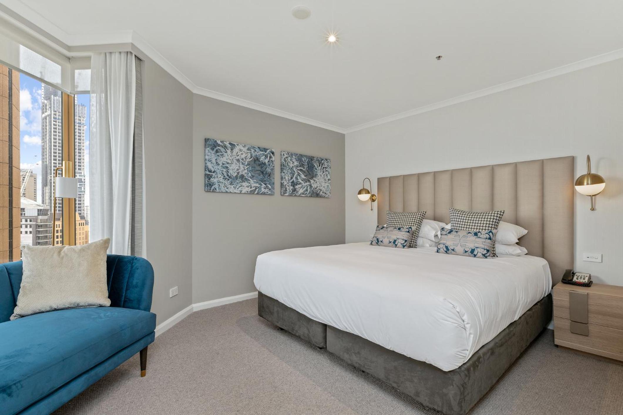 Deluxe Two-Bedroom Apartment with Harbor View thumbnail 5