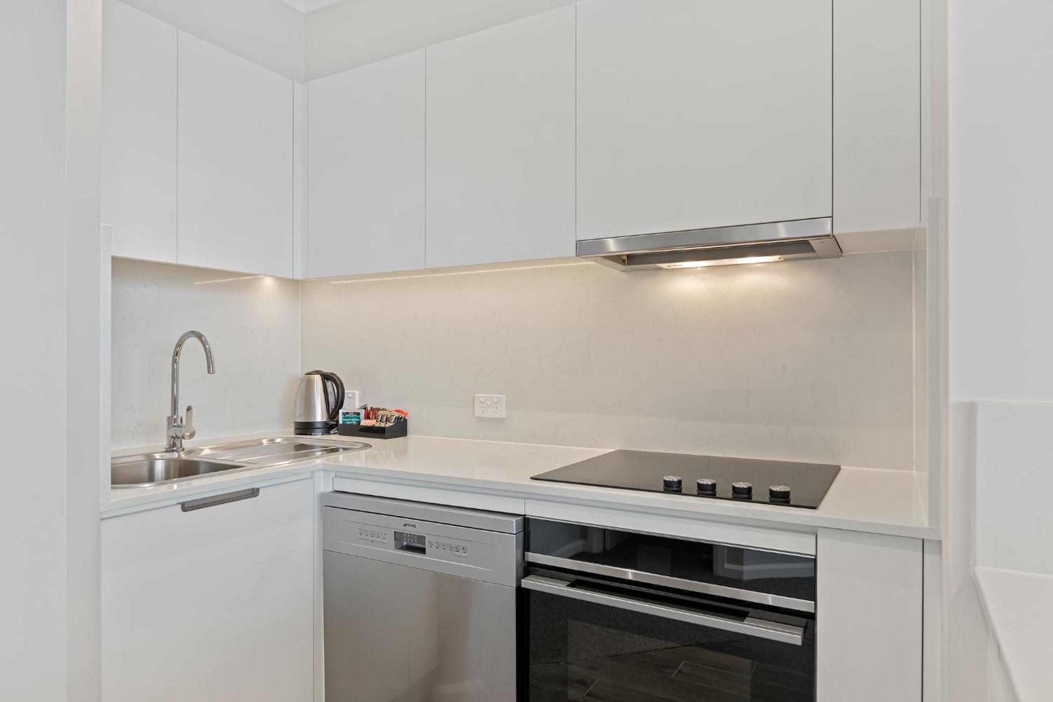 Deluxe Two-Bedroom Apartment with Harbor View