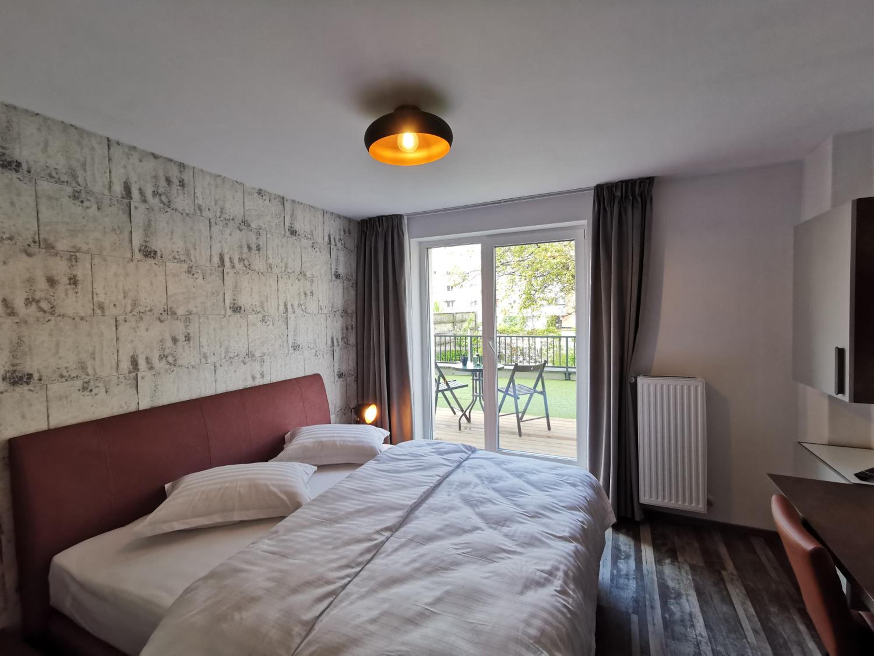 Apartment with Terrace - Photo 3