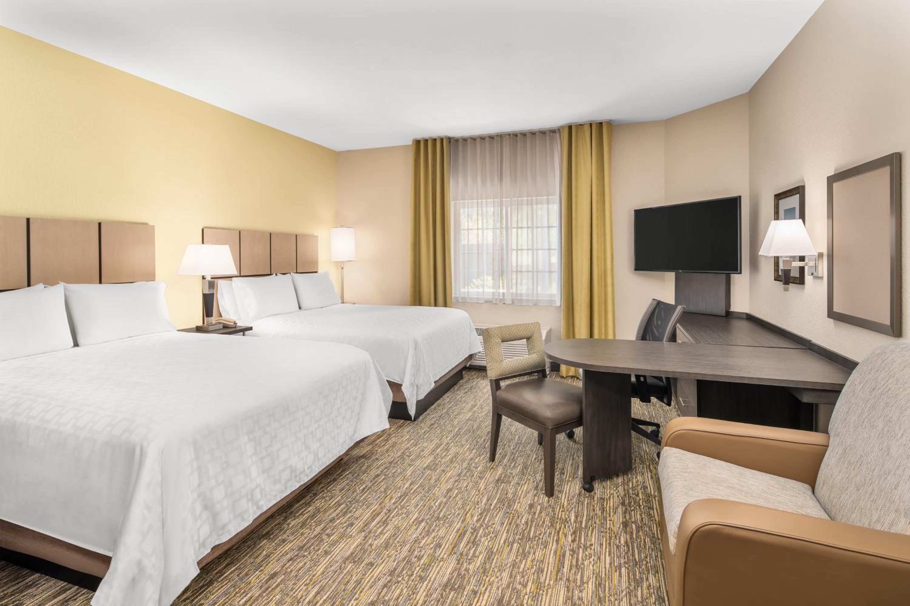 Studio Suite with Two Queen Beds - Photo 2
