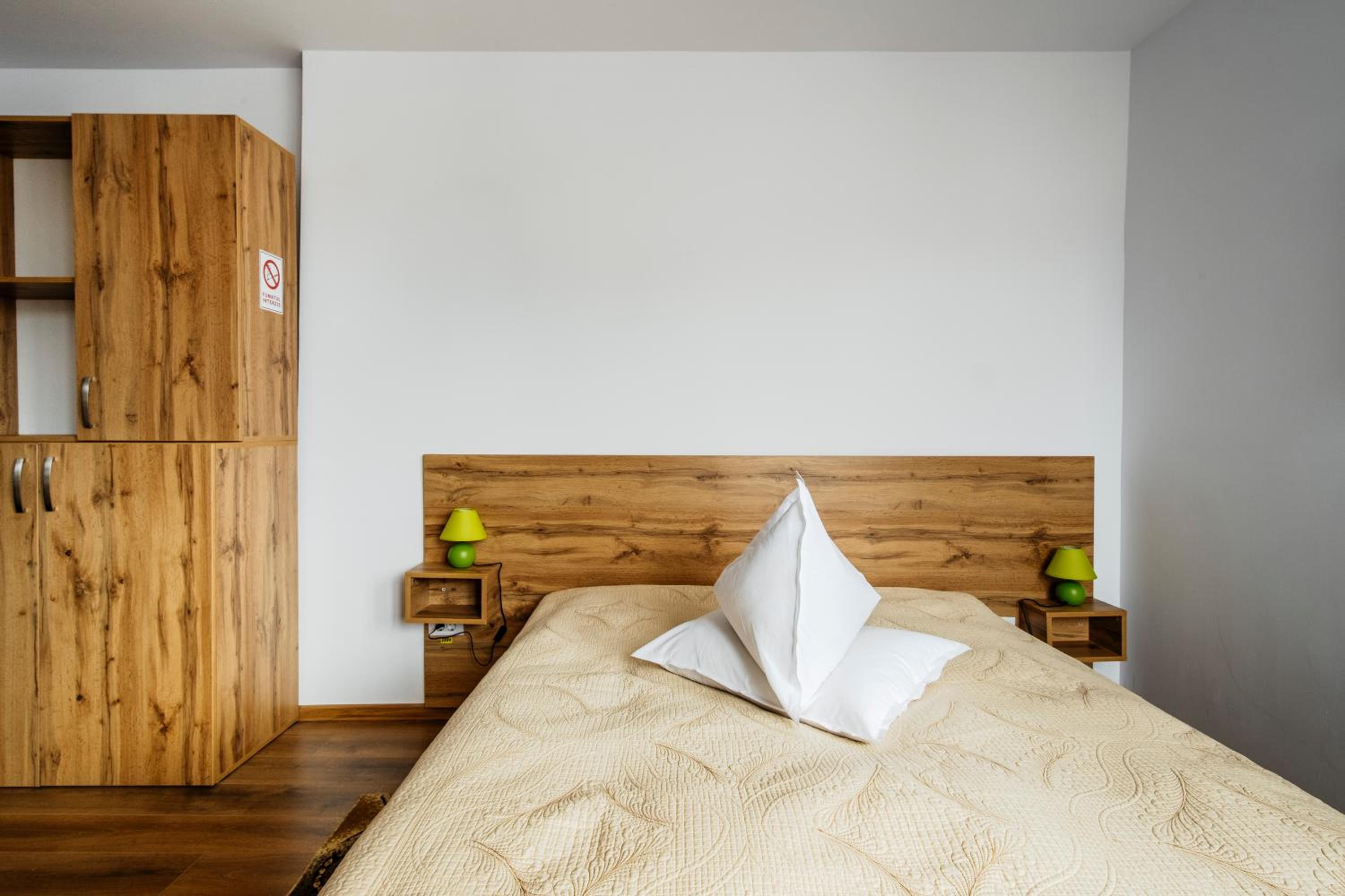 Double Room - Photo 11