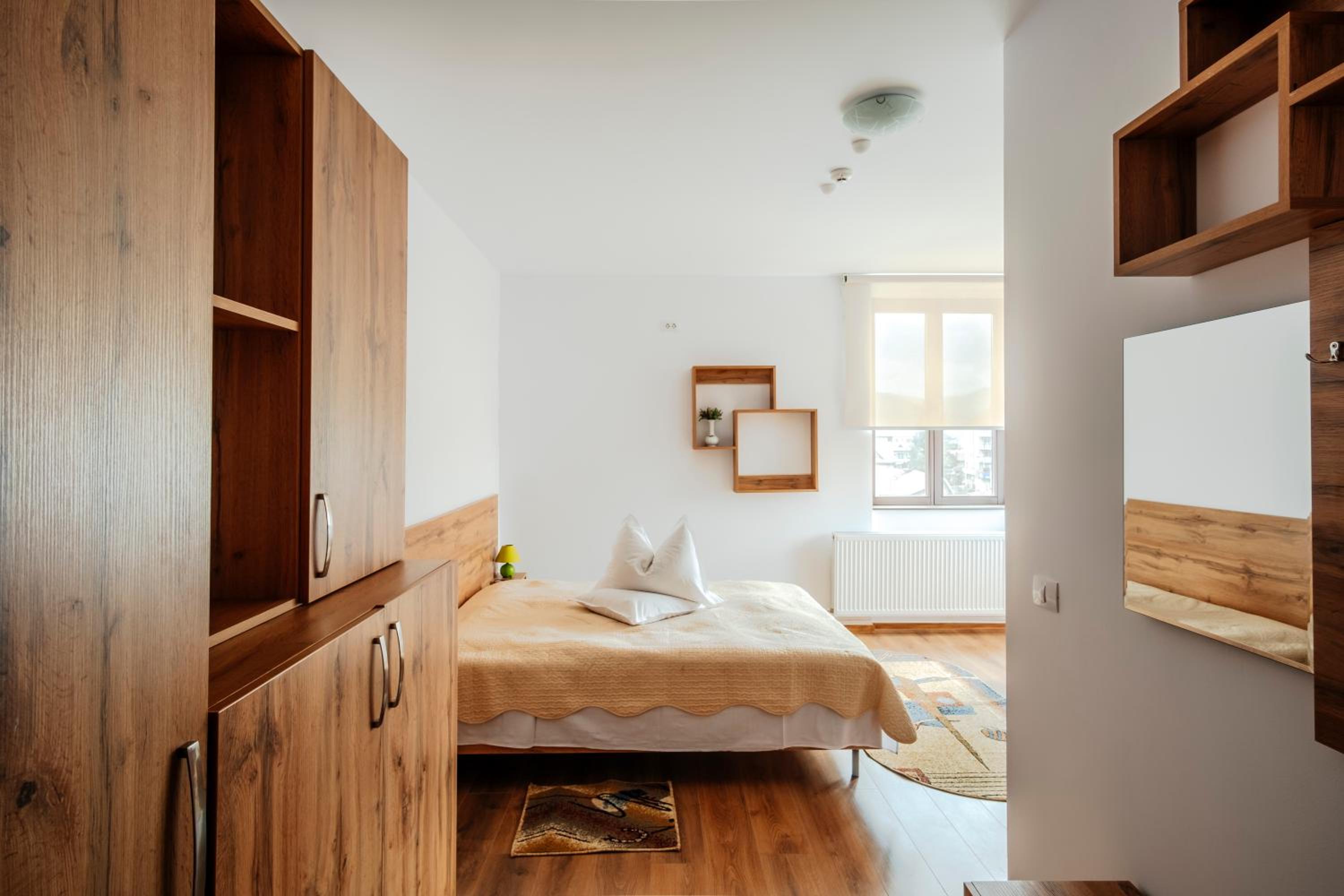 Double Room - Photo 9