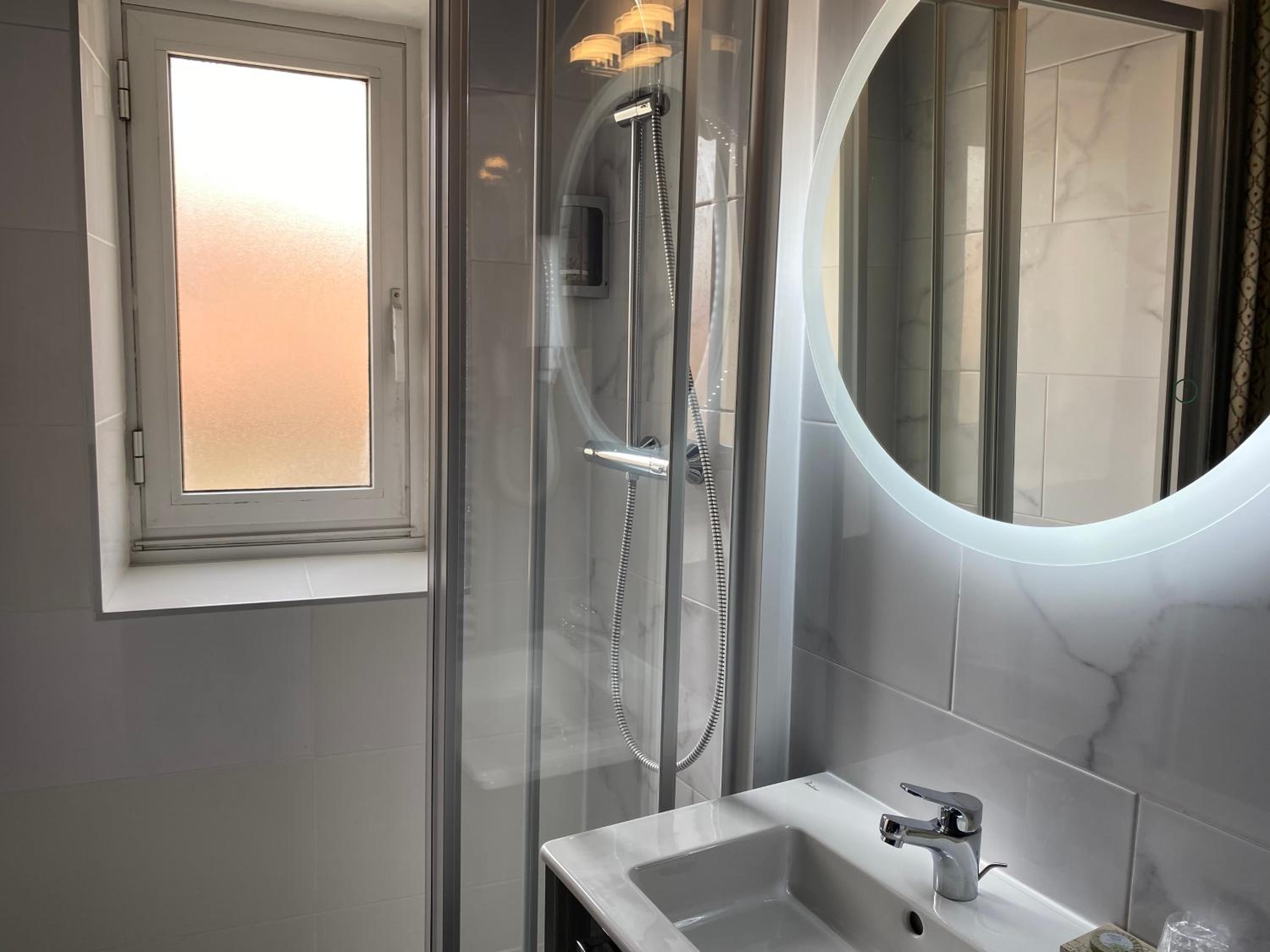 Superior Triple Room - Photo 34