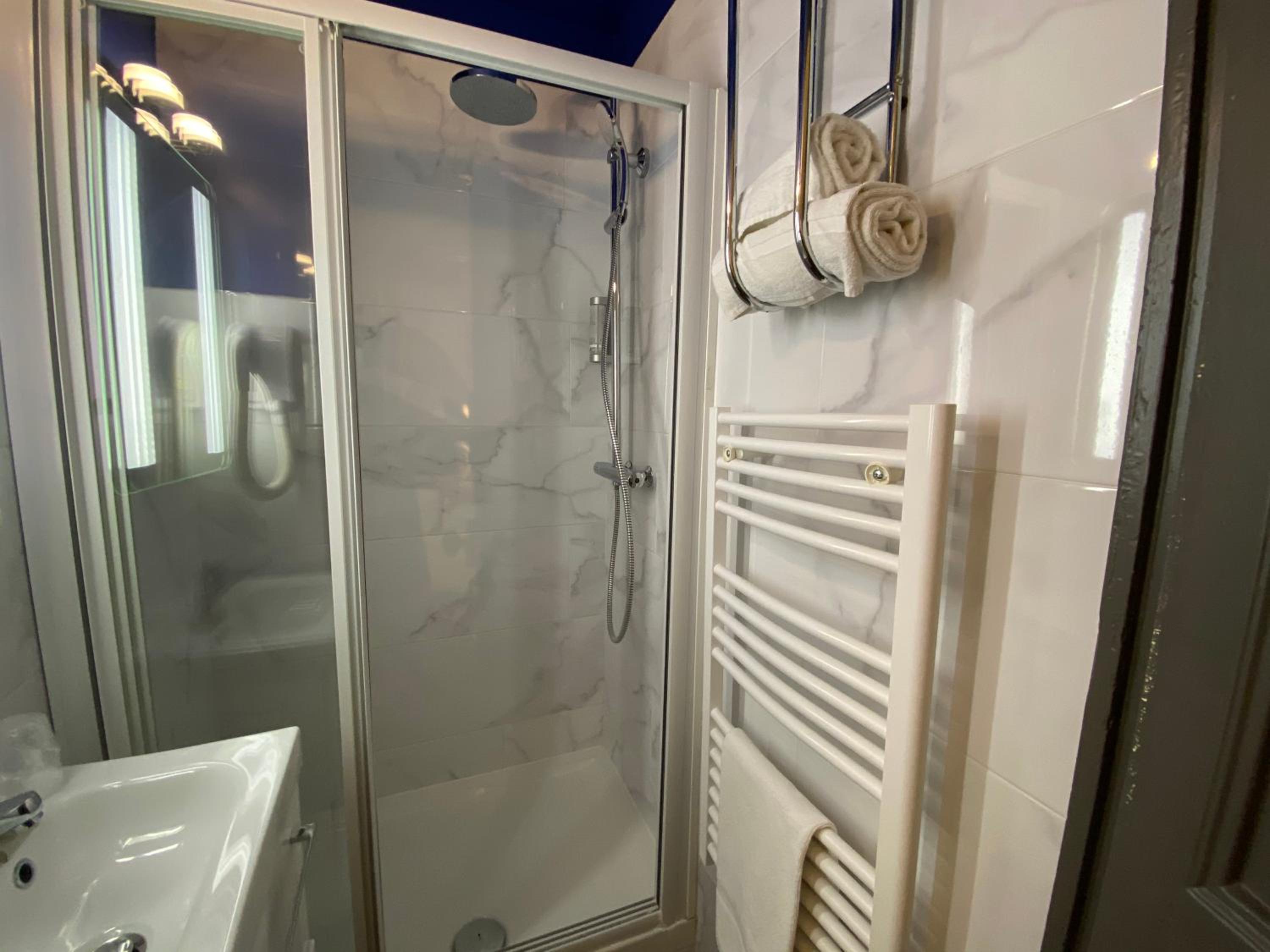 Superior Triple Room - Photo 33