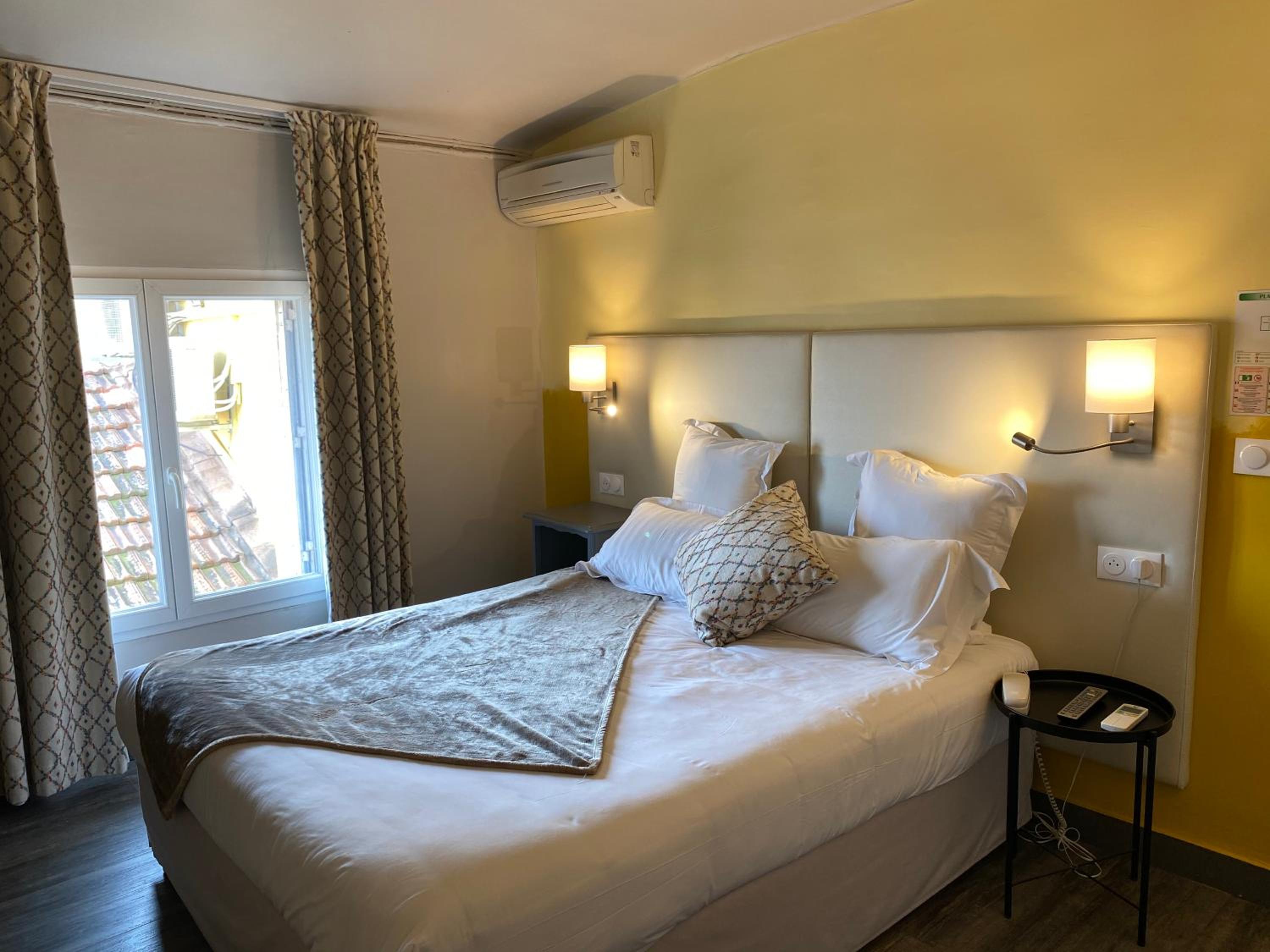 Small Double Room - Photo 11