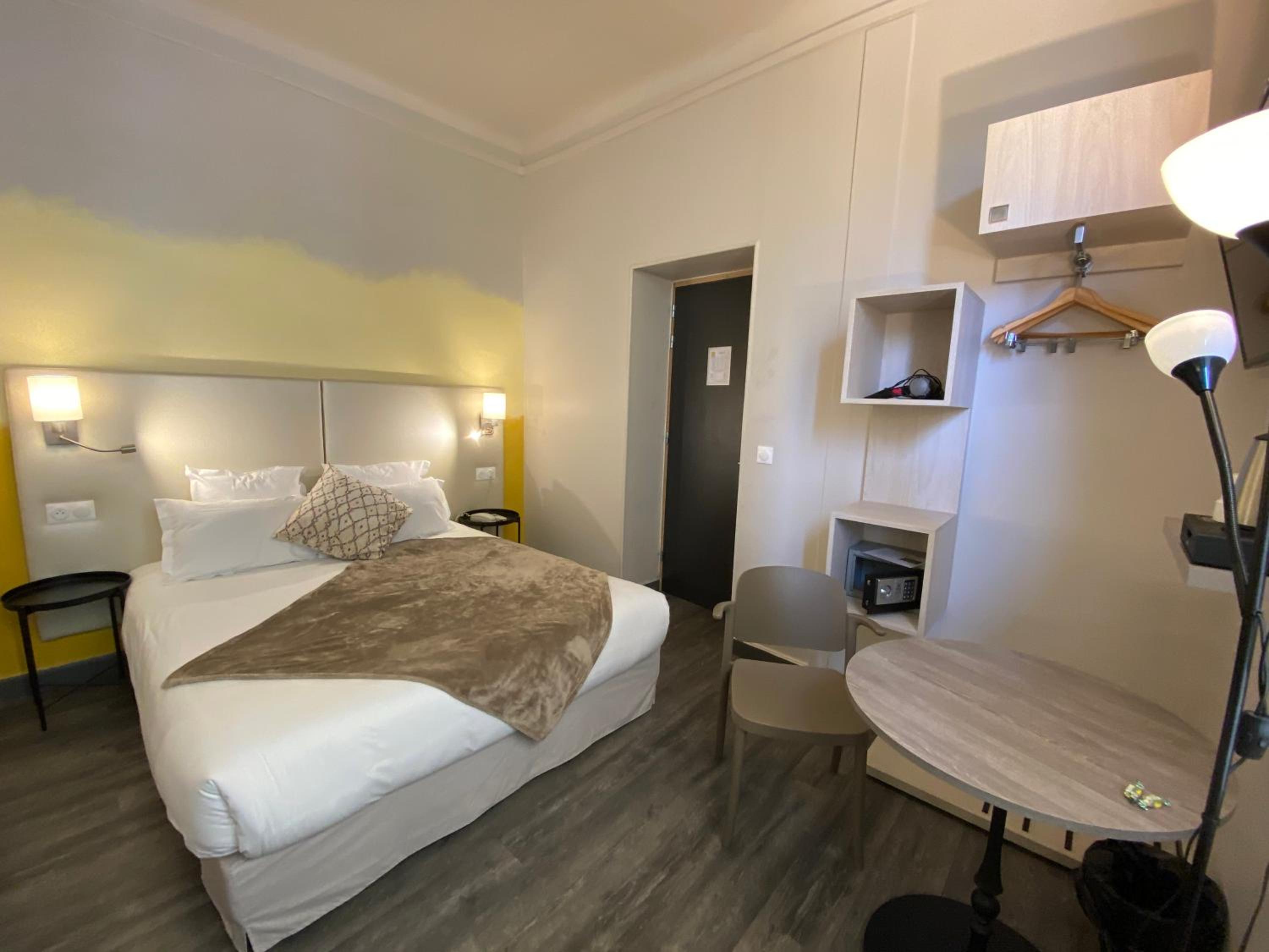 Double Room - Photo 20