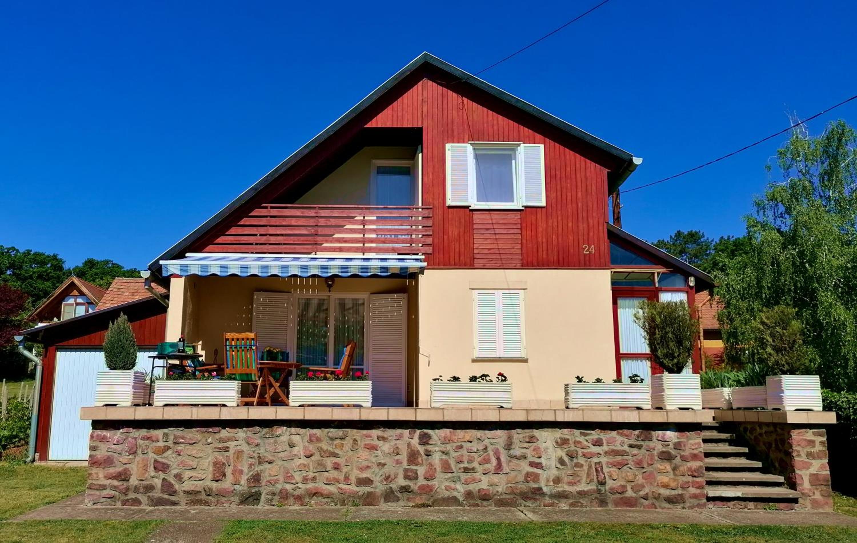 Three-Bedroom House - Photo 4