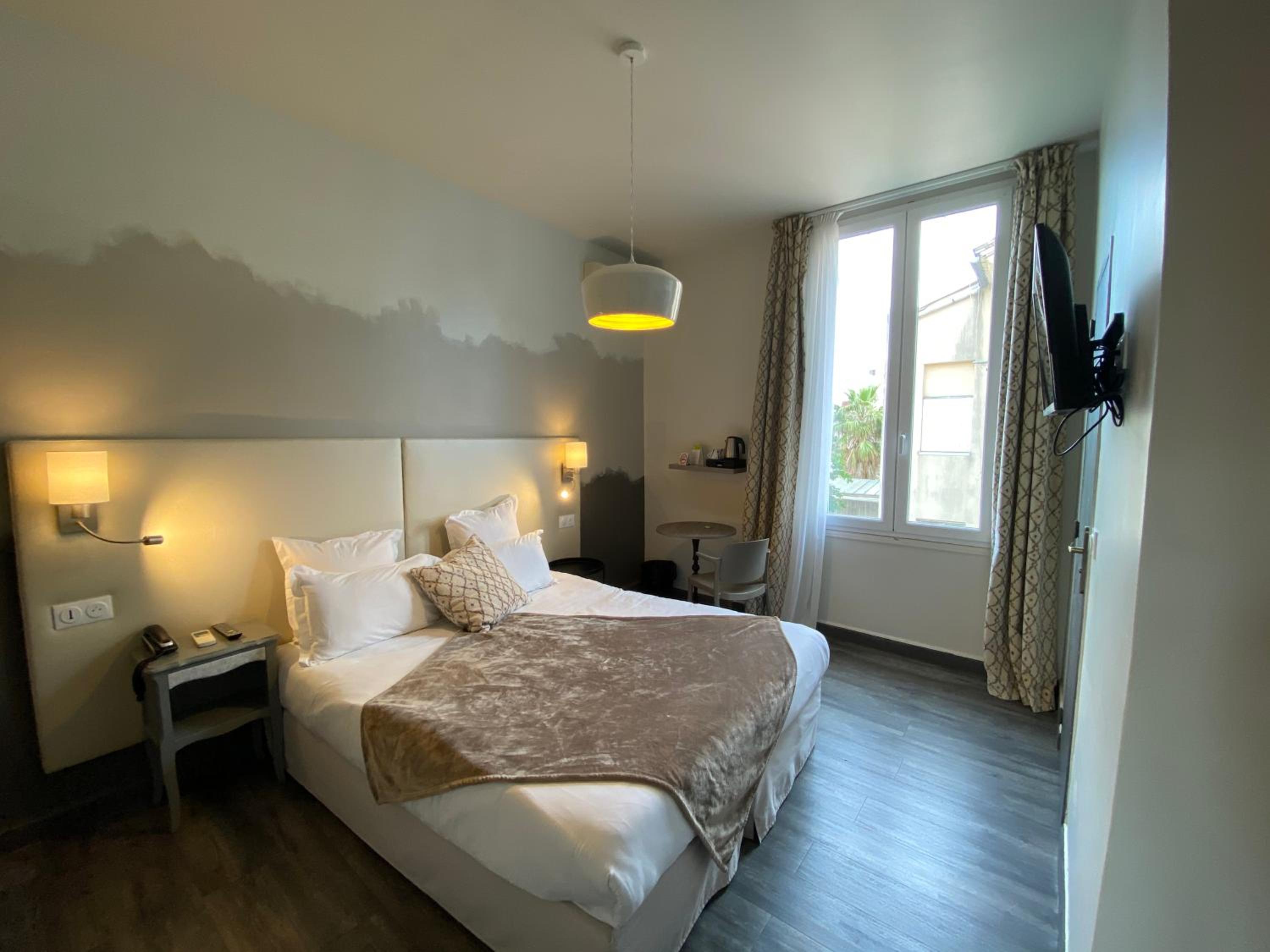 Double Room - Photo 14