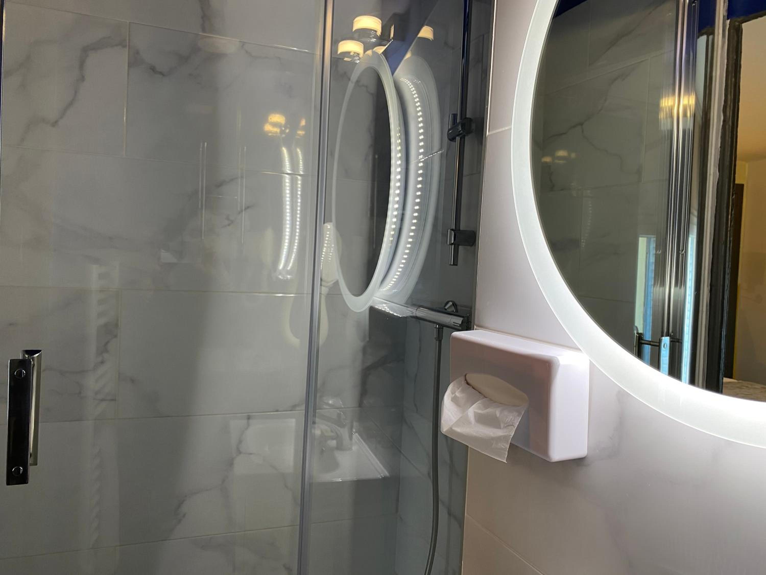 Double Room - Photo 25