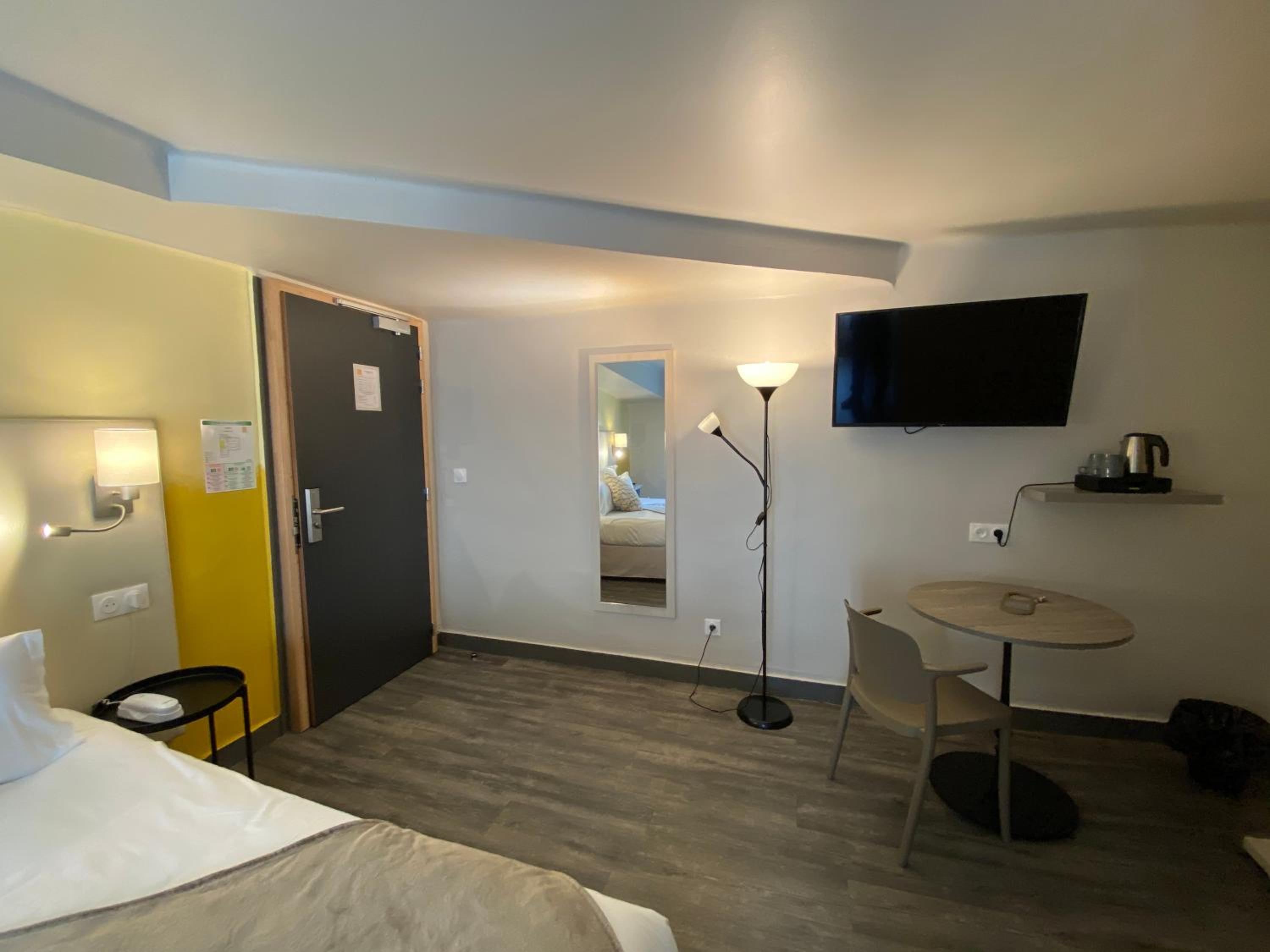 Double Room - Photo 21
