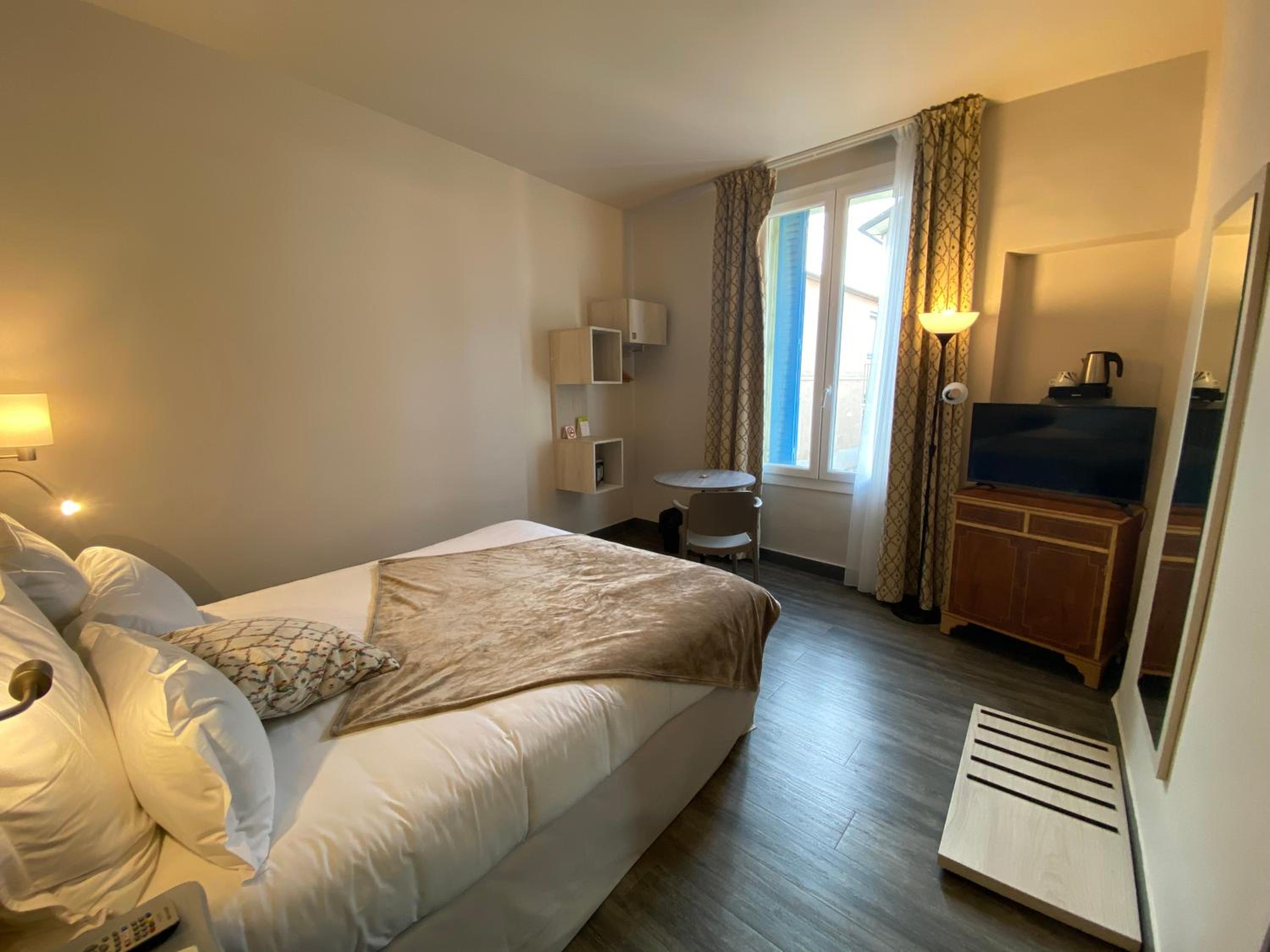 Double Room - Photo 3