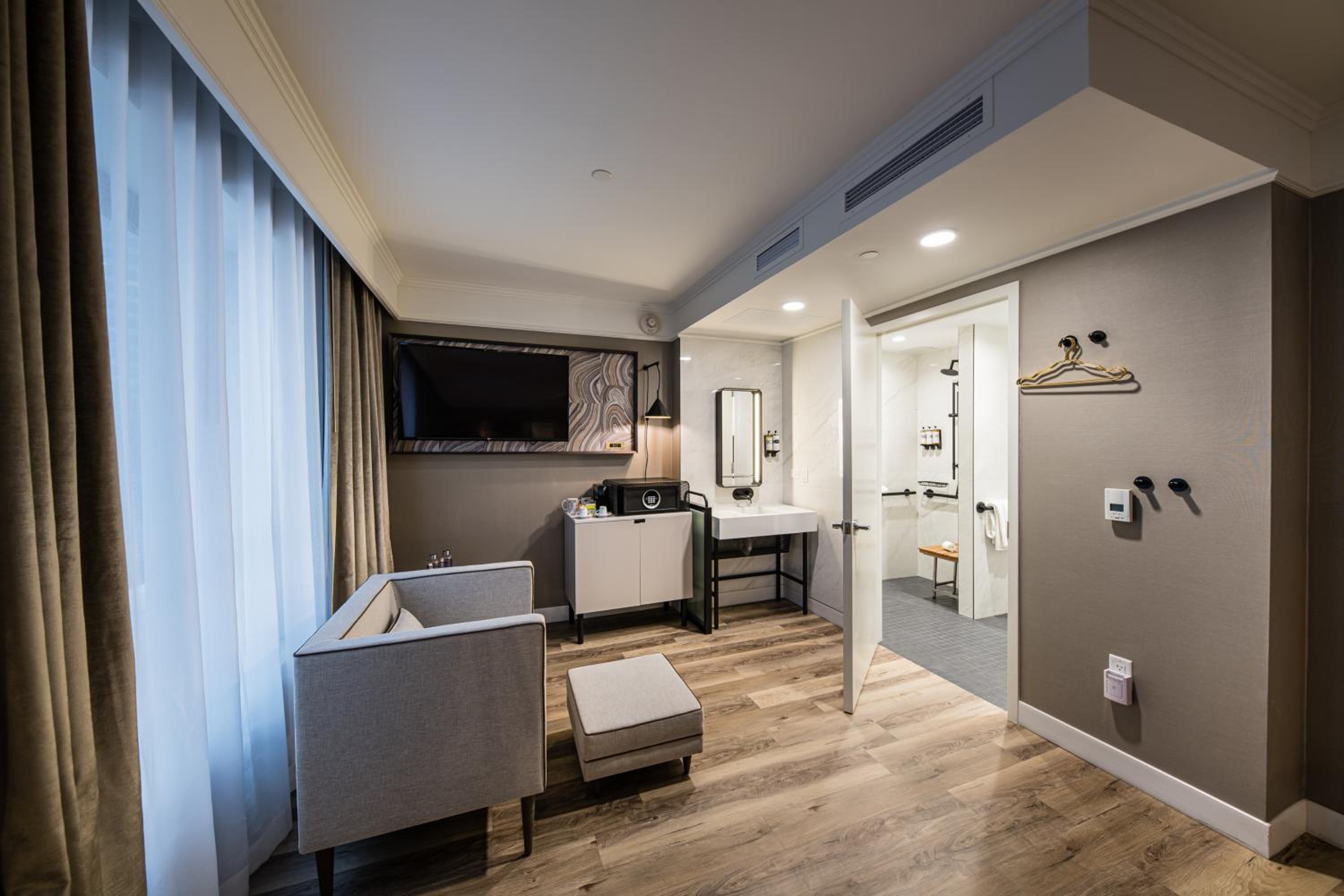 ADA – Junior Suite