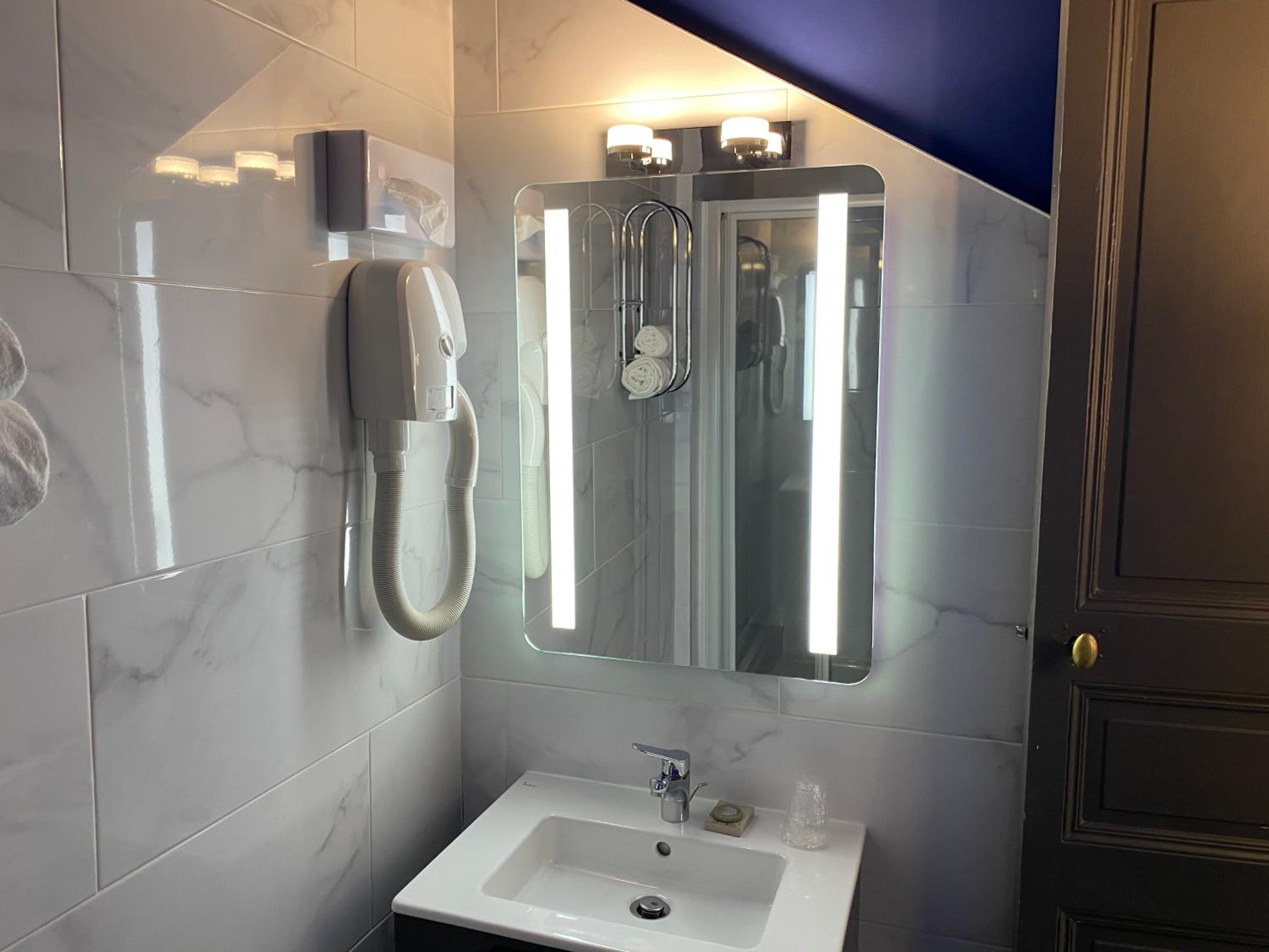 Superior Triple Room - Photo 12