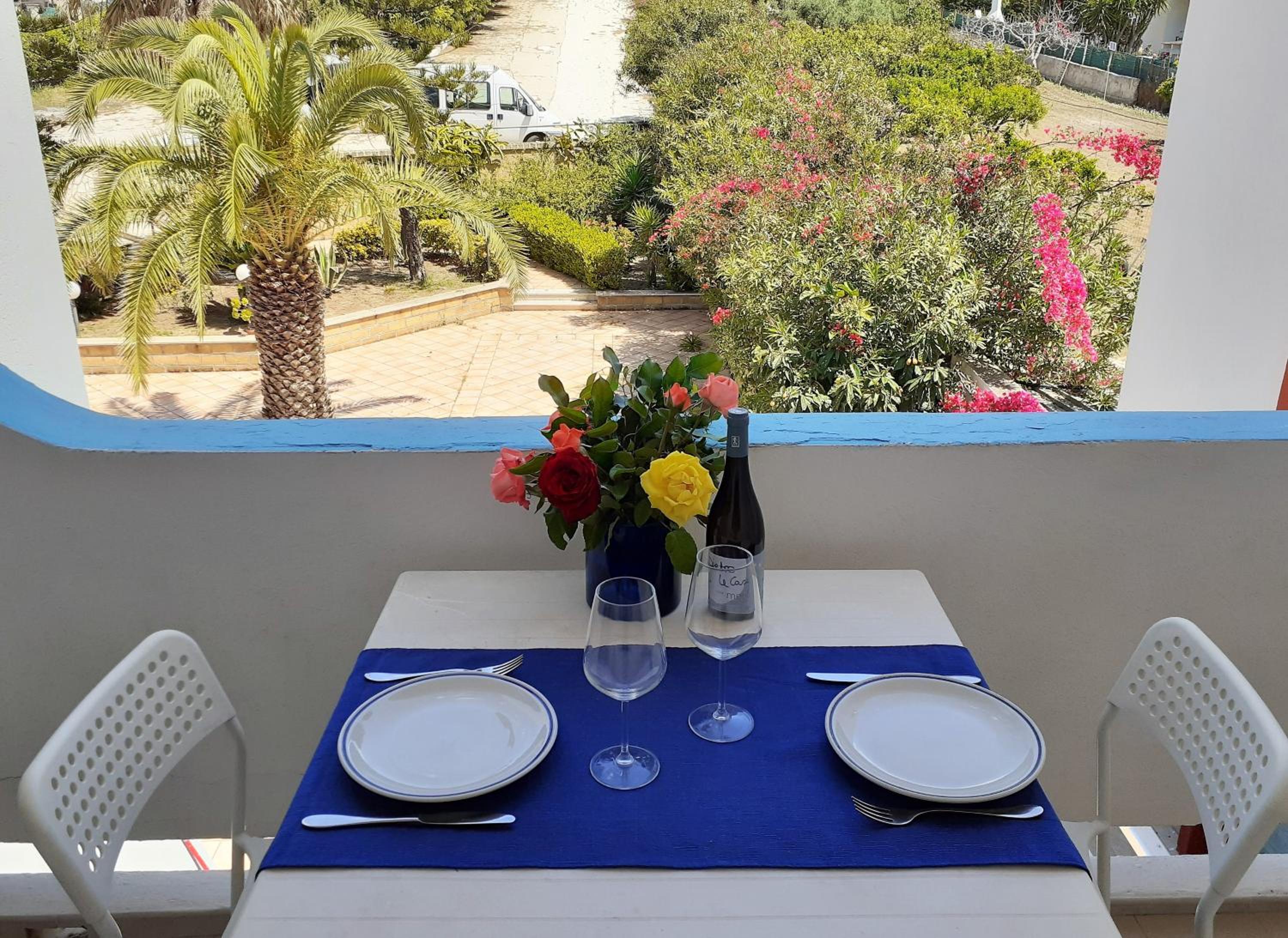 One-Bedroom Apartment with Balcony photo 3
