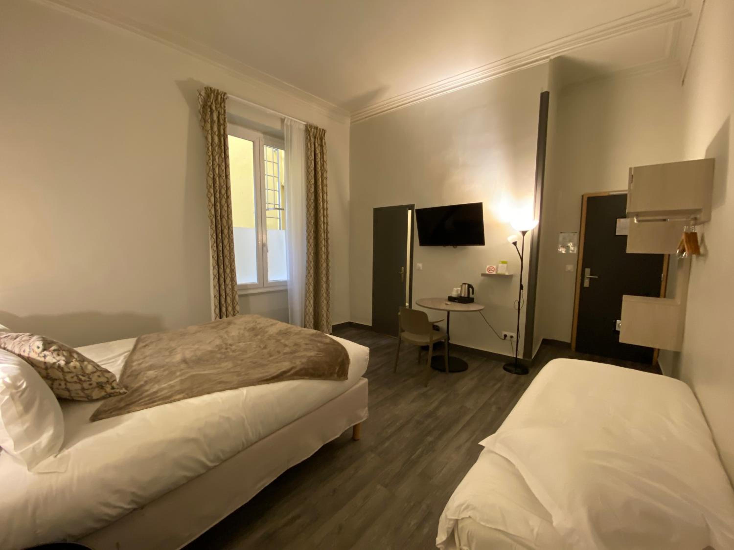 Superior Triple Room - Photo 28