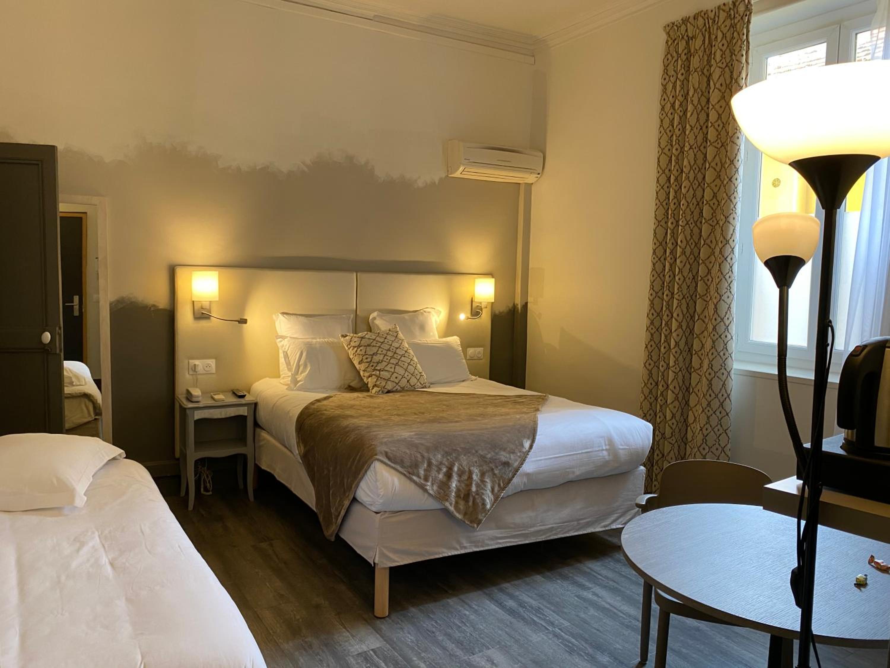 Superior Triple Room - Photo 27