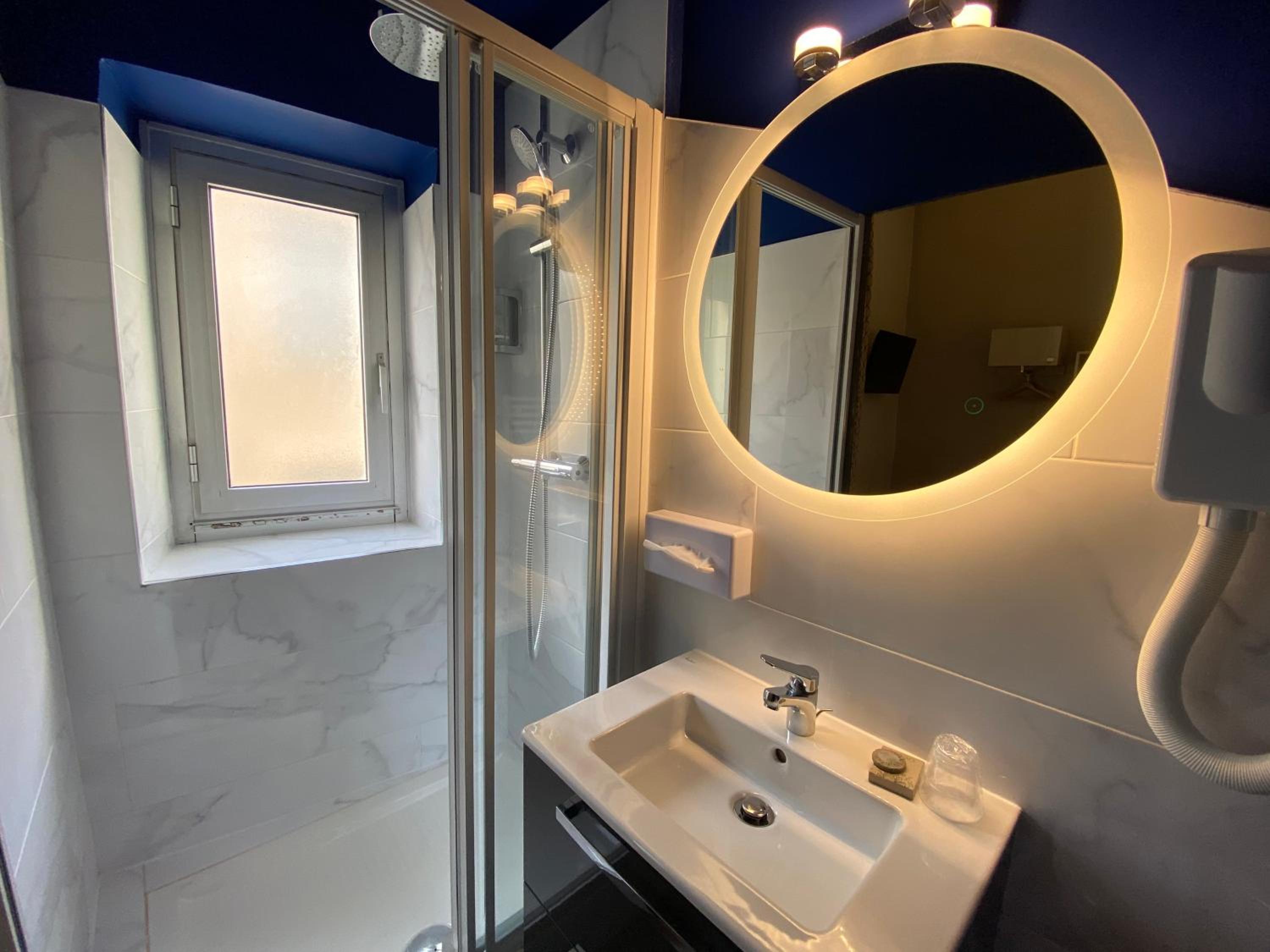Superior Triple Room - Photo 23