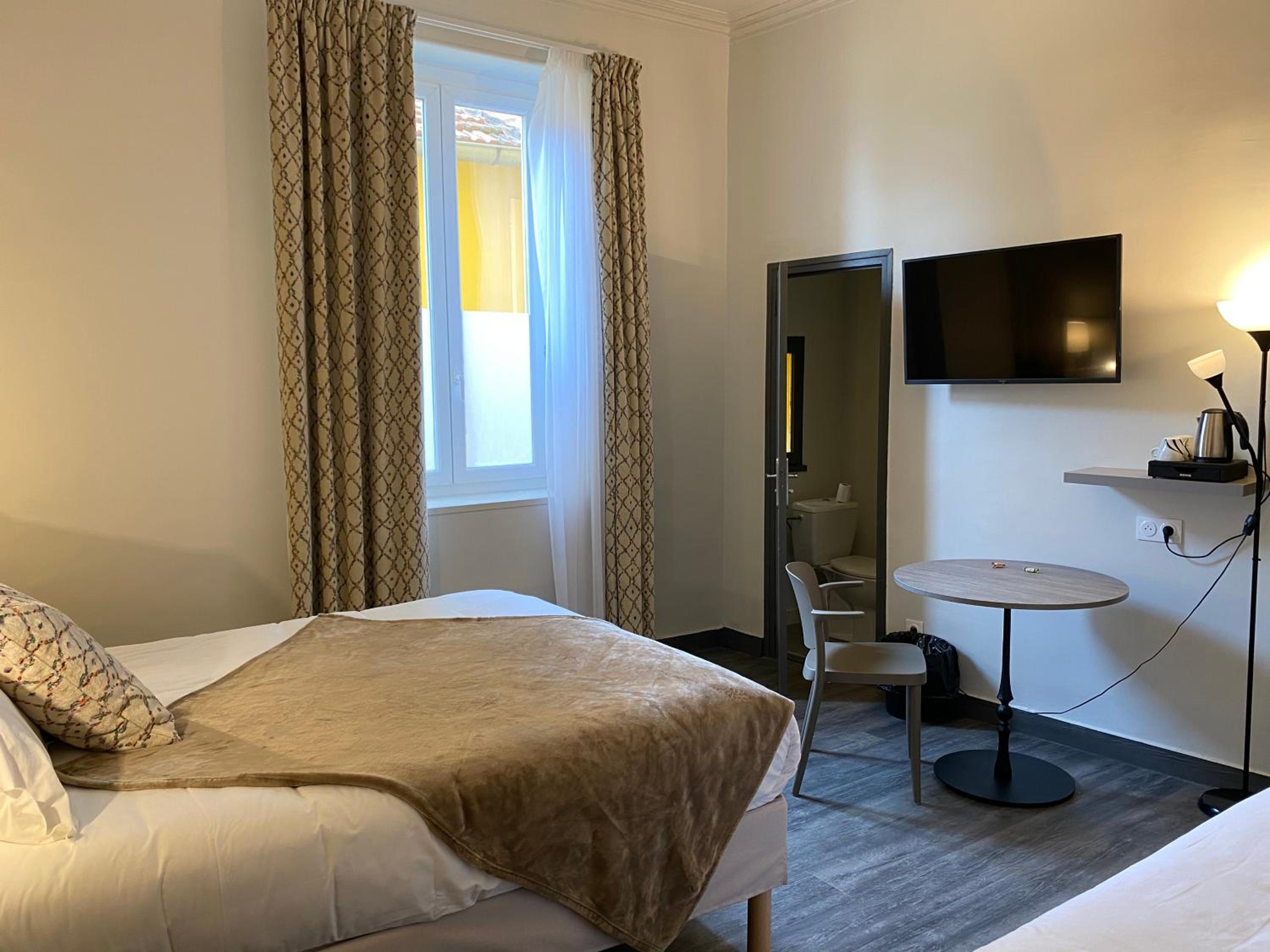 Superior Triple Room - Photo 19