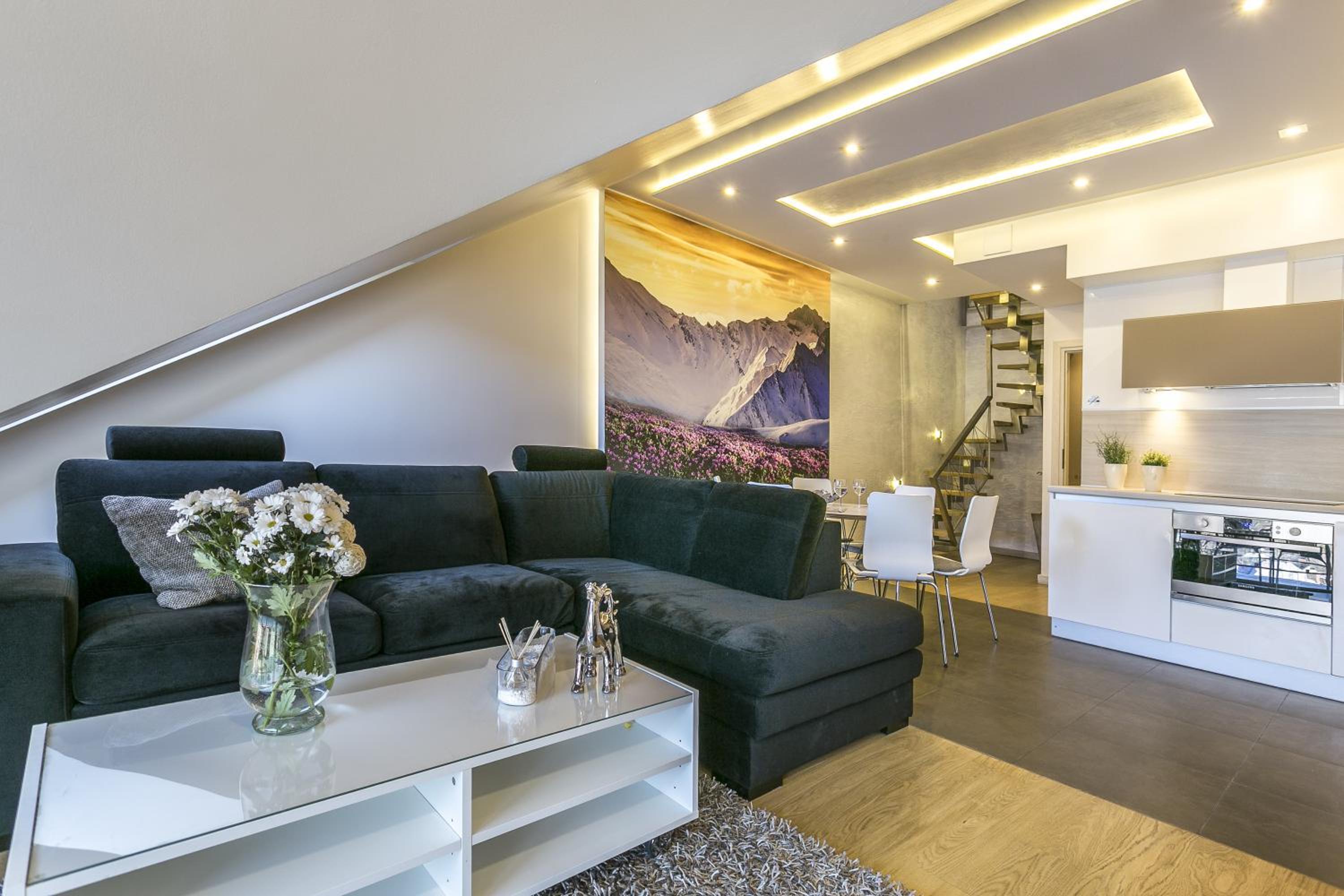 Superior Two-Bedroom Apartment (6 Adults)