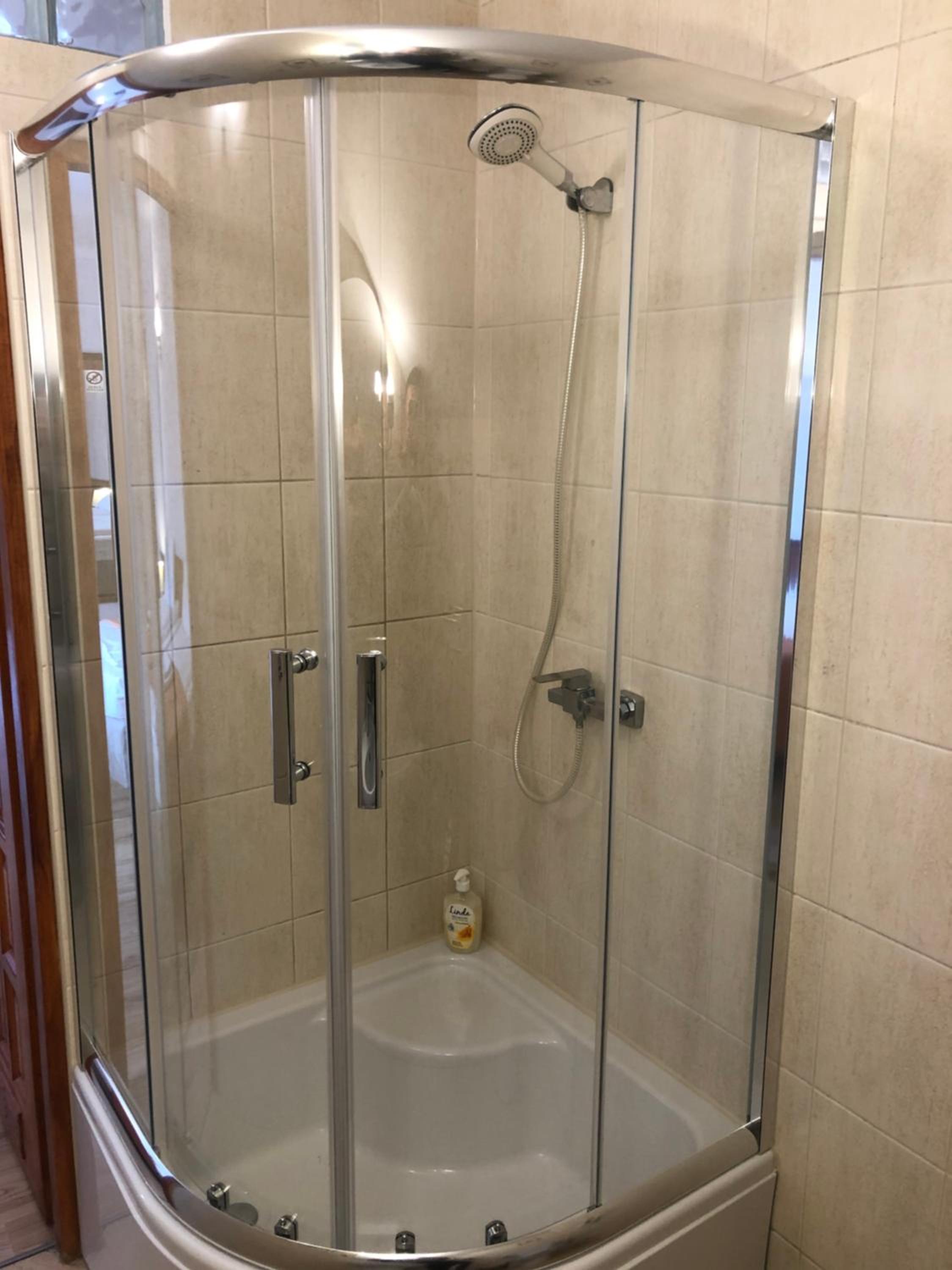 Triple Room with Private Bathroom - Photo 7