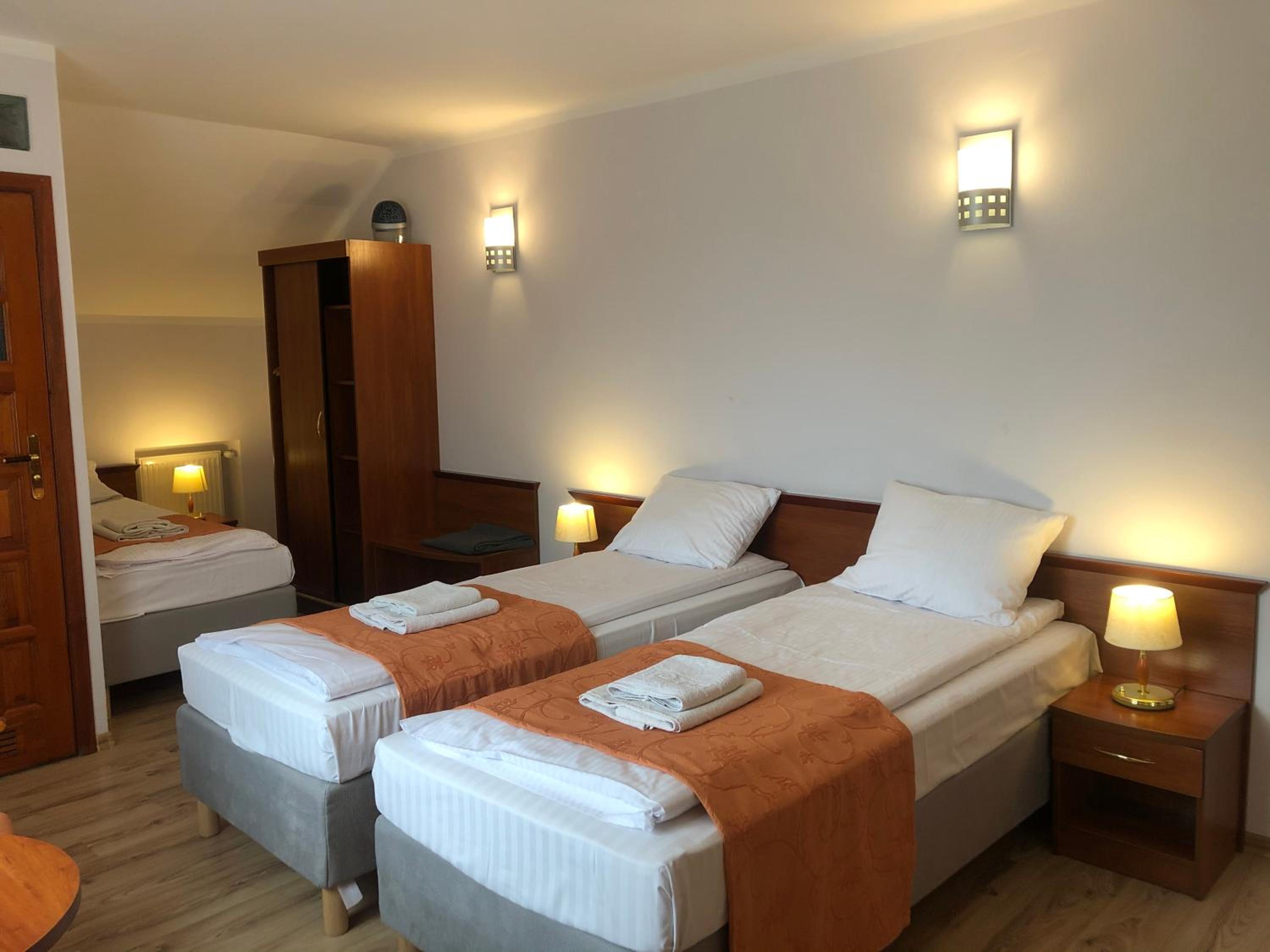 Triple Room with Private Bathroom - Photo 1