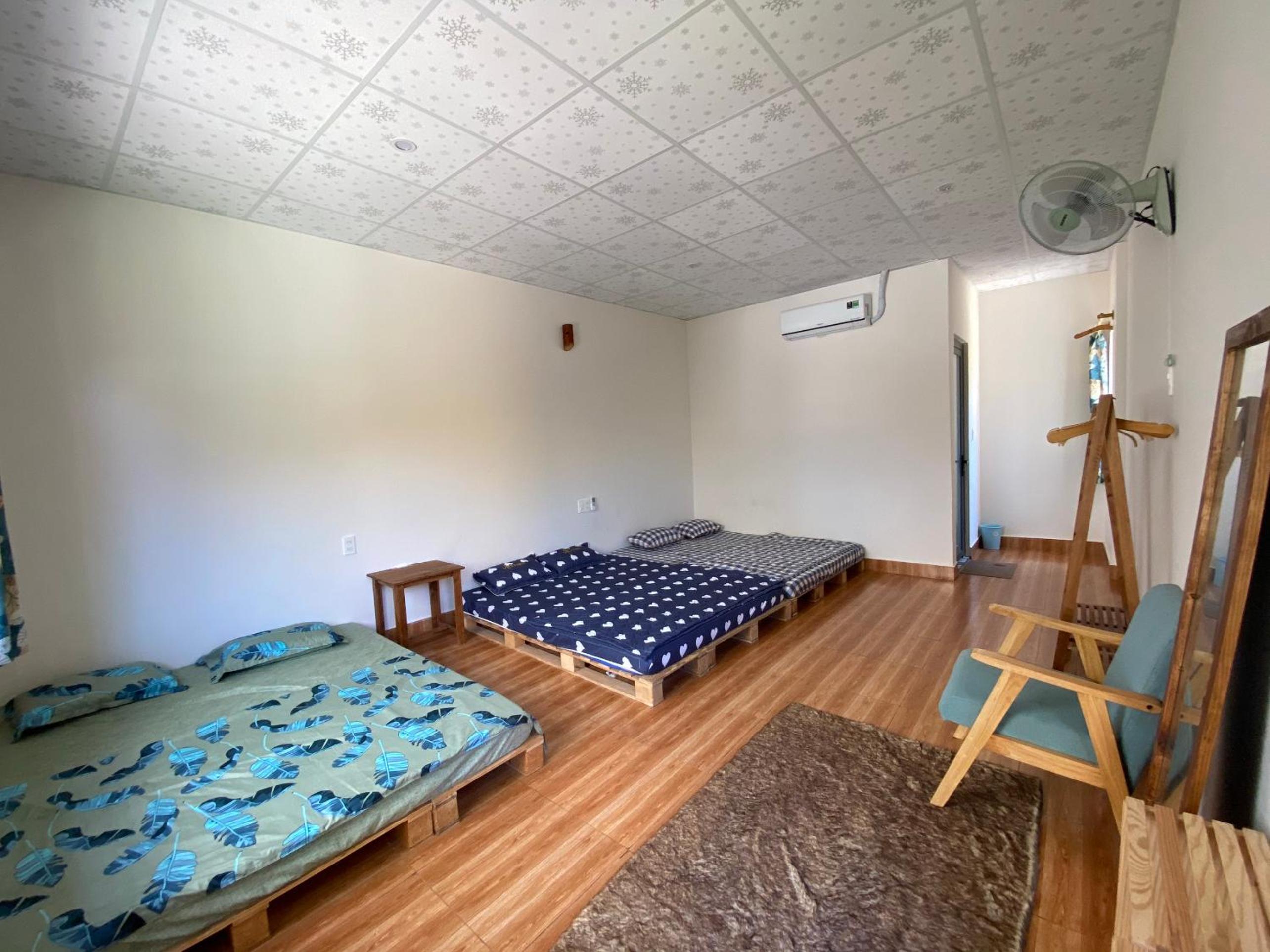 Family Room with Garden View photo 2