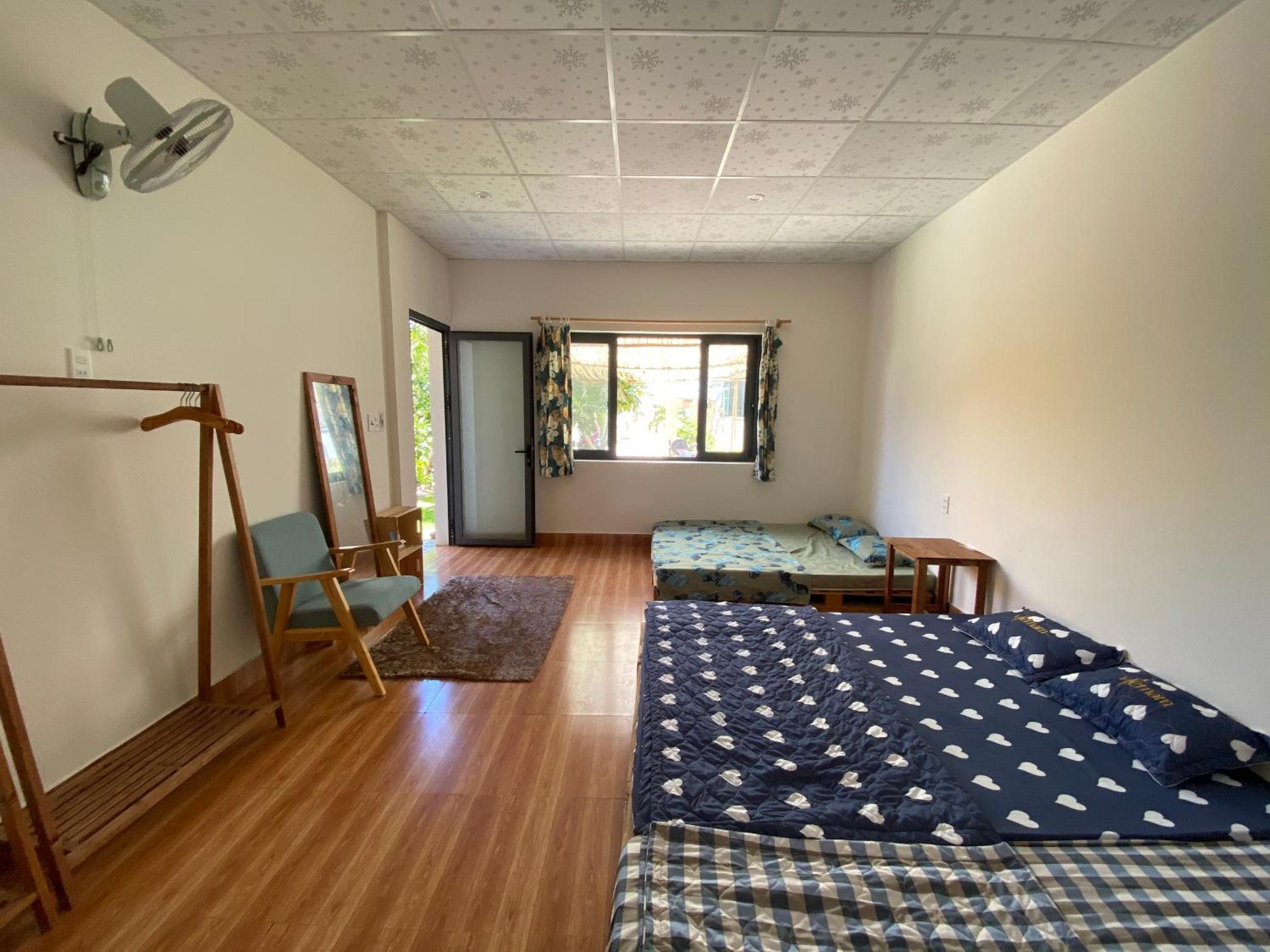Family Room with Garden View photo 3