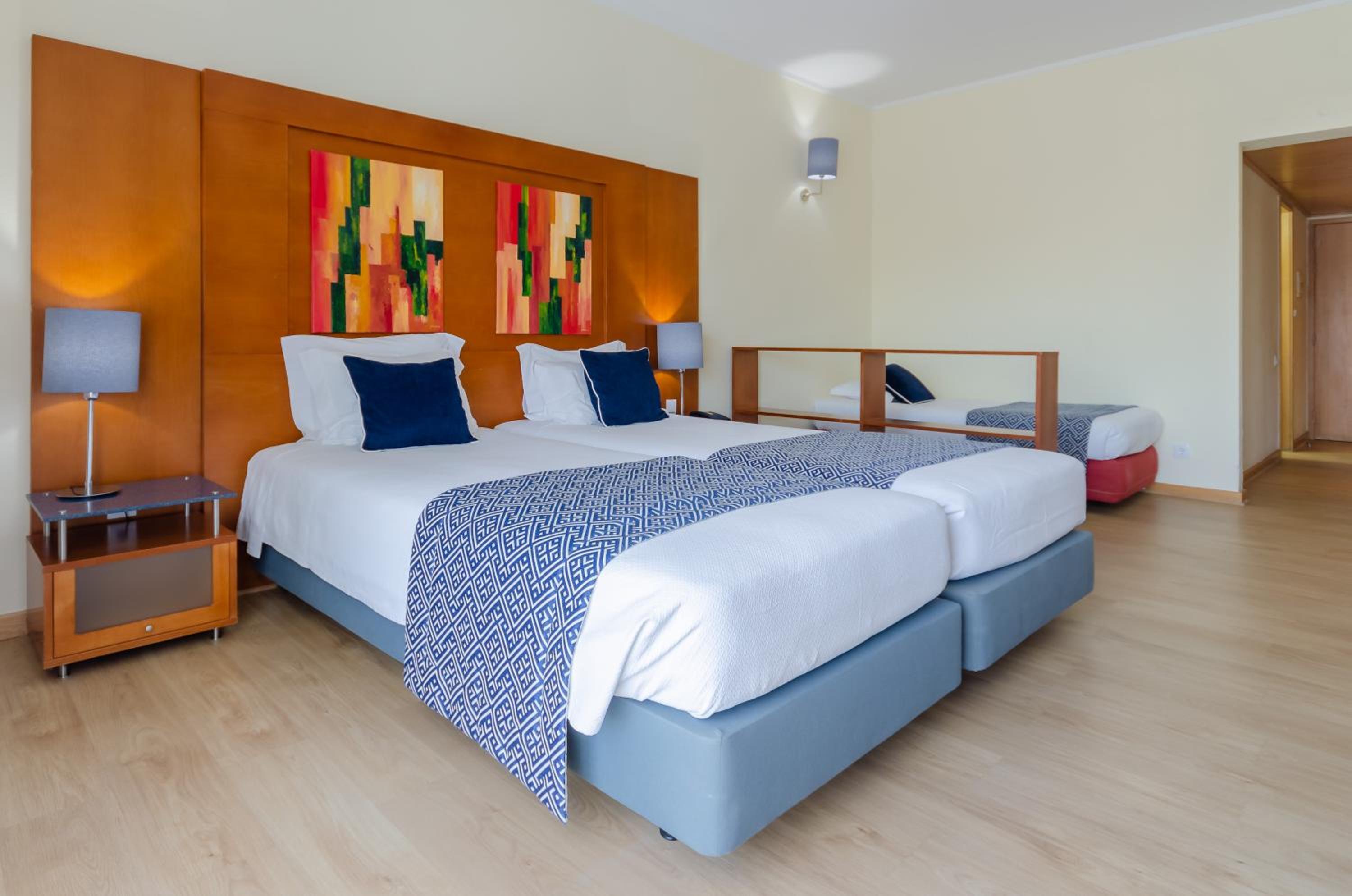 Standard Triple Room - Photo 17