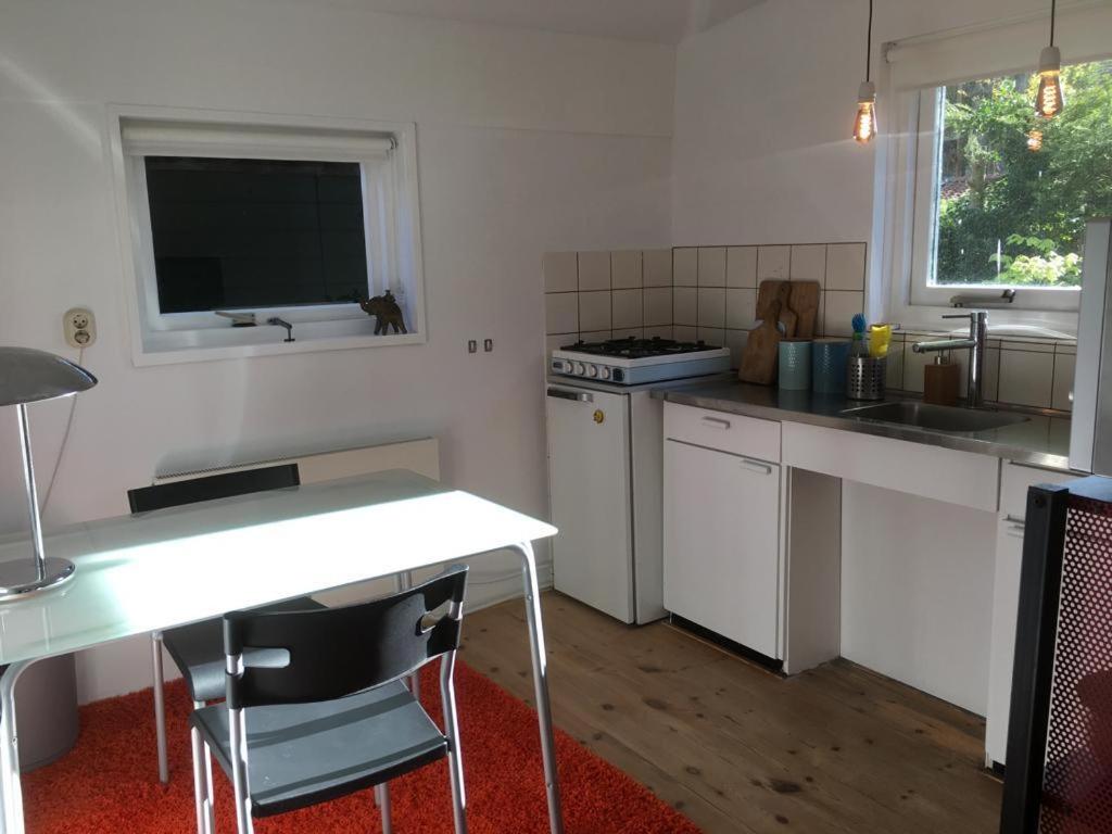 One-Bedroom House - Photo 10