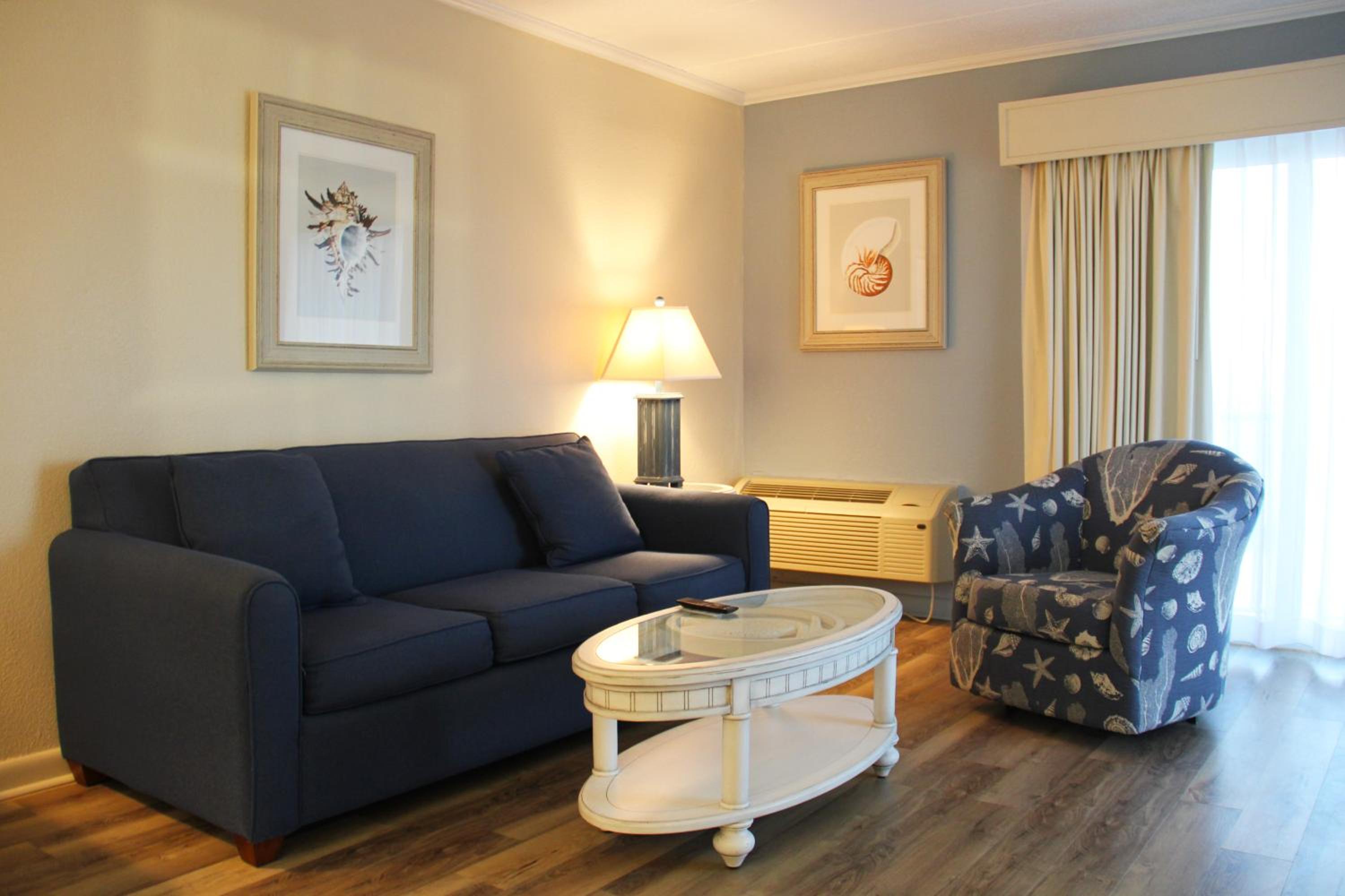 Standard Superior Oceanfront King with Balconies photo 3