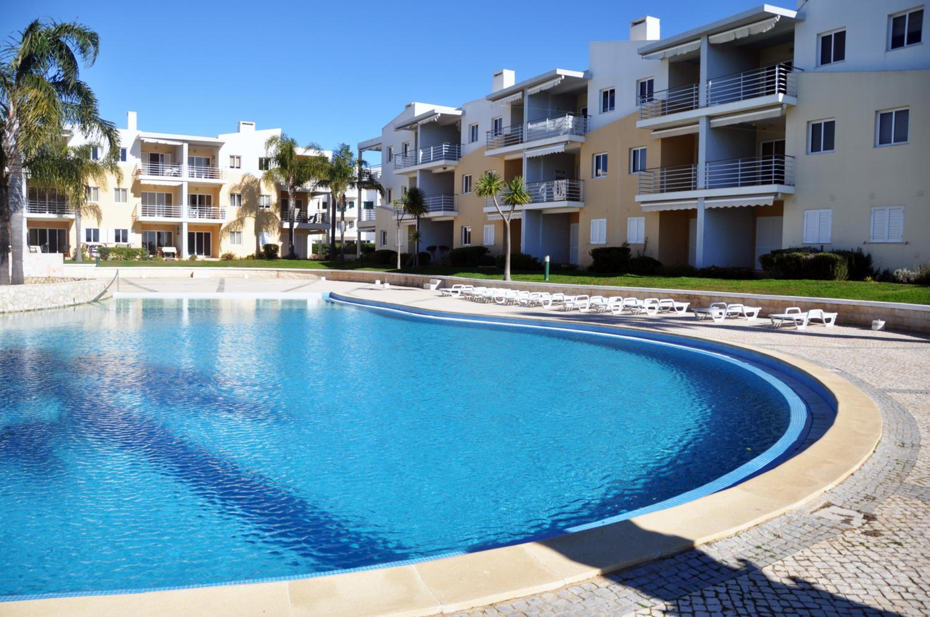 Apartment with Pool View  photo 3