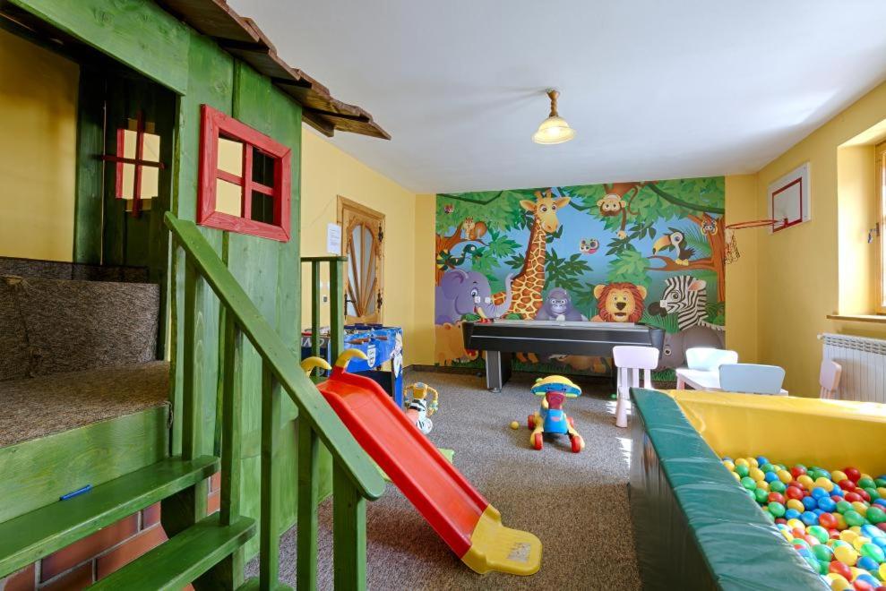 Double Room with Balcony - Photo 11